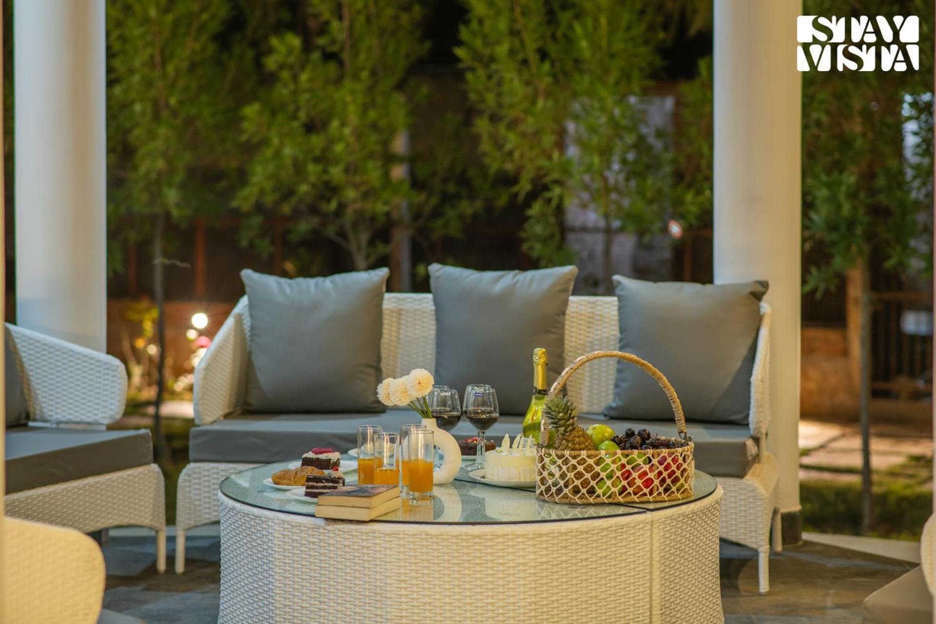 Villa Stayvista's Avadh Vatika - Mountain-view With Outdoor Pool, Lawn Featuring A Gazebo & Bar