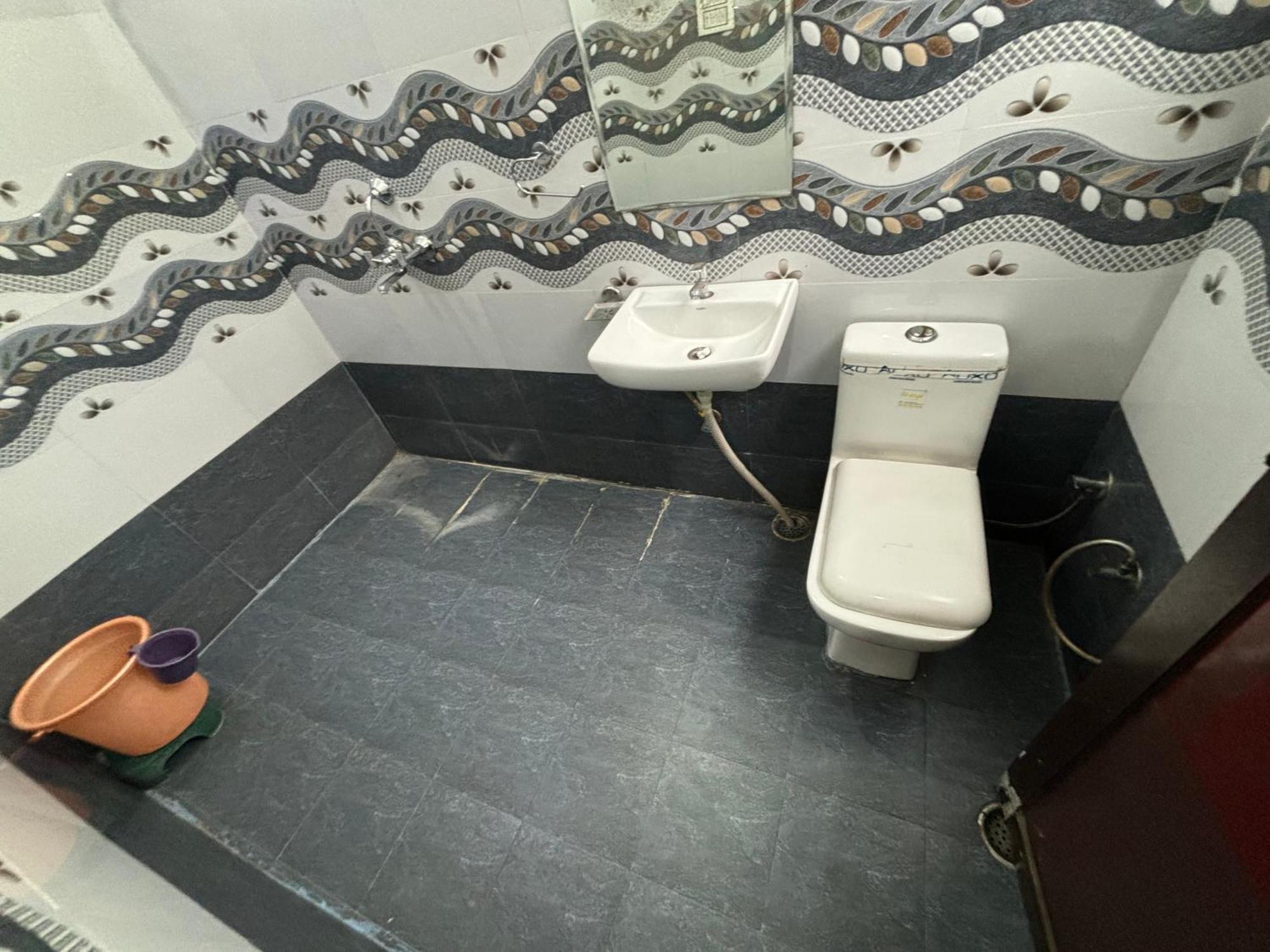 Lakhdatar Palace 3*