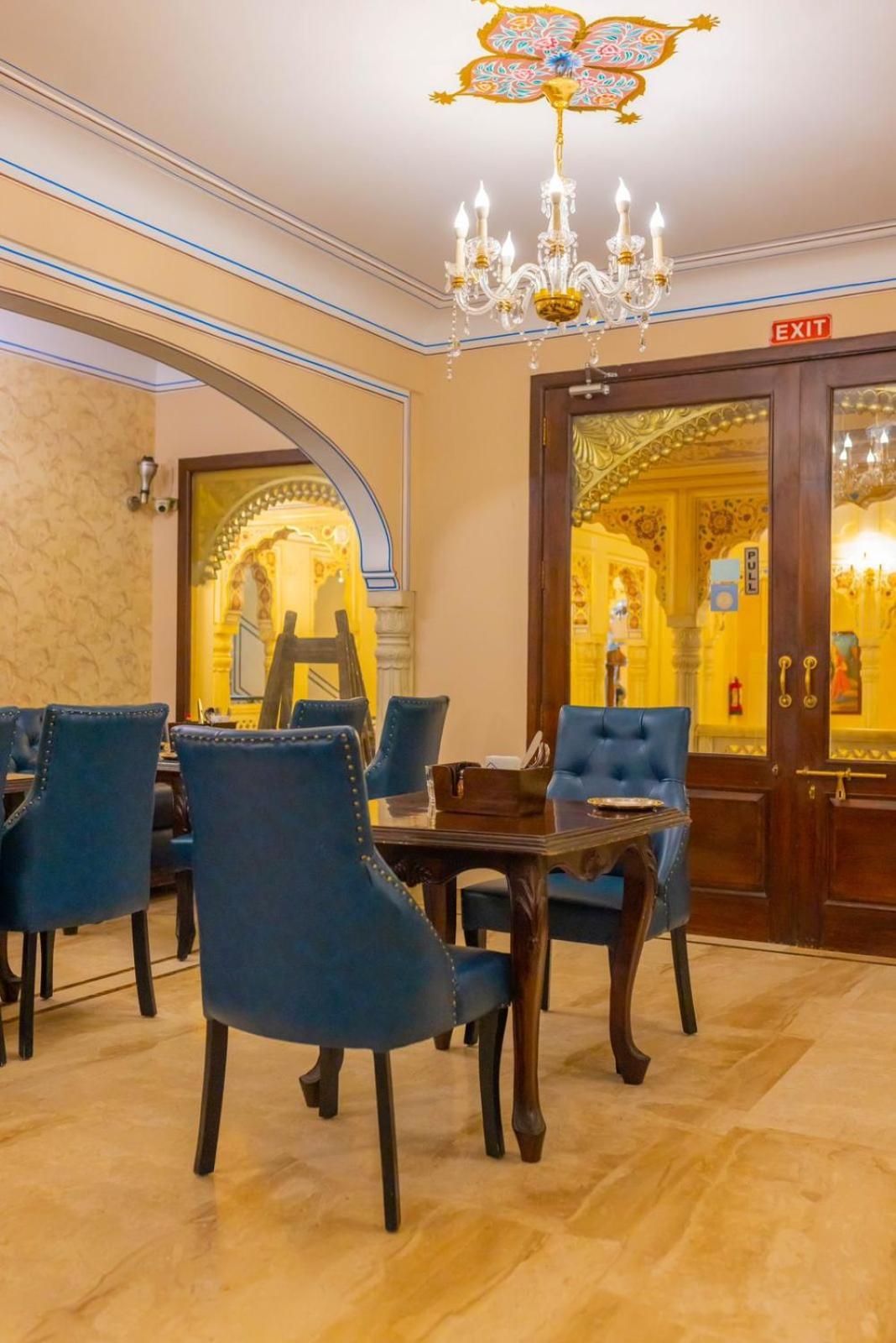 Hotel Welcomheritage Traditional Haveli 4*