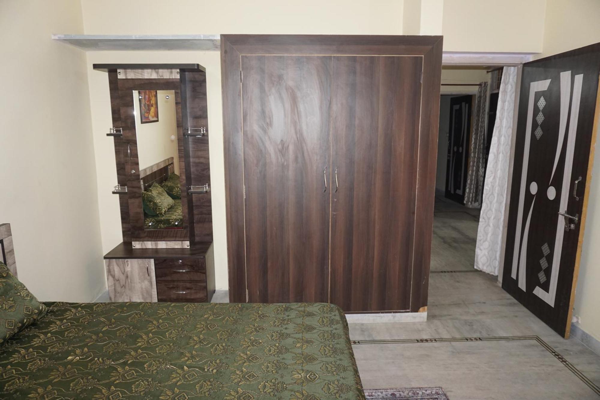 Luxurious 3 Bhk Independent Cozy Corner Apartment Jaipur