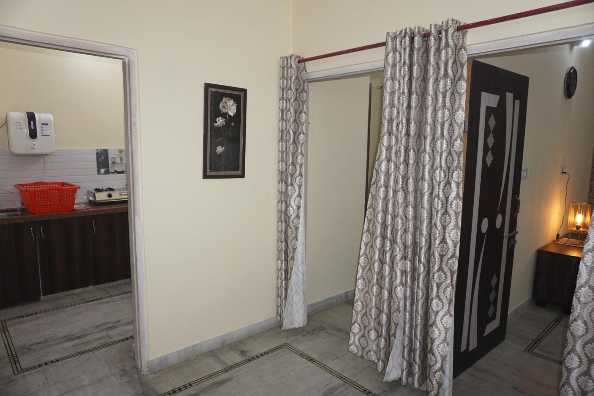 Luxurious 3 Bhk Independent Cozy Corner Apartment *