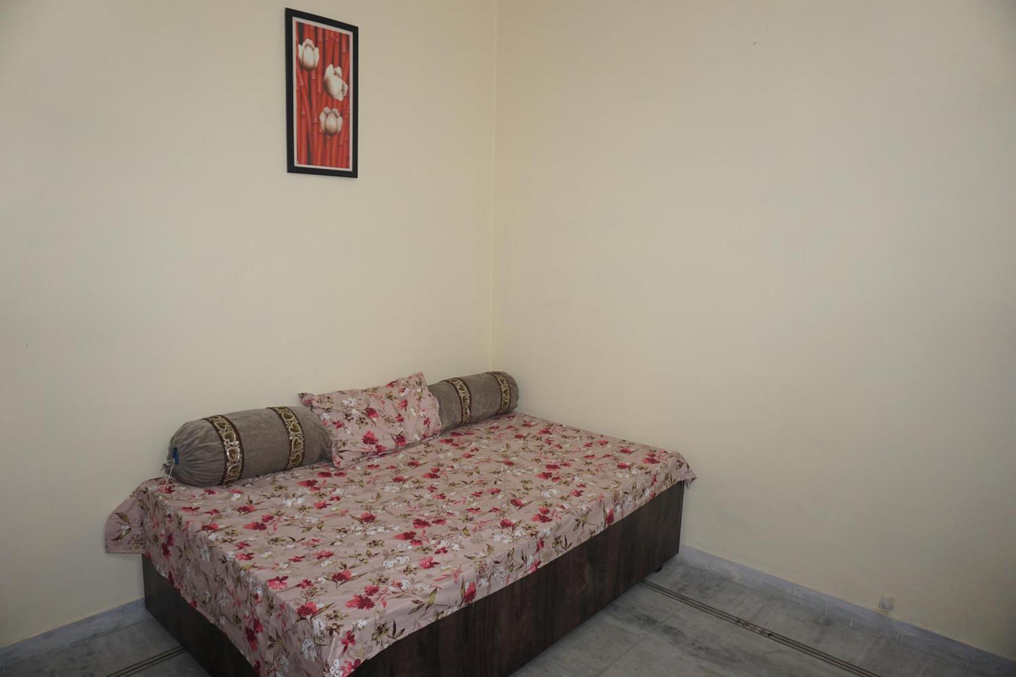 Apartment Luxurious 3 Bhk Independent Cozy Corner