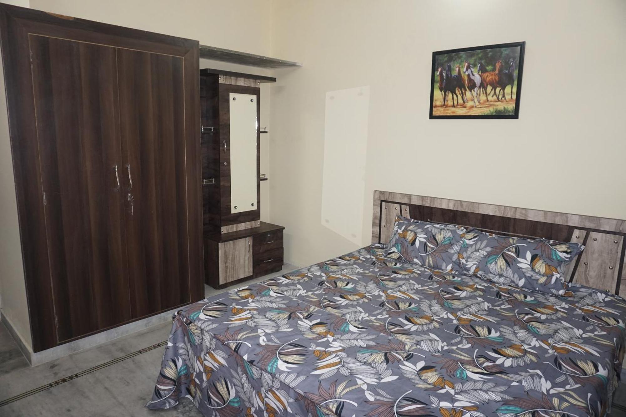 Luxurious 3 Bhk Independent Cozy Corner *