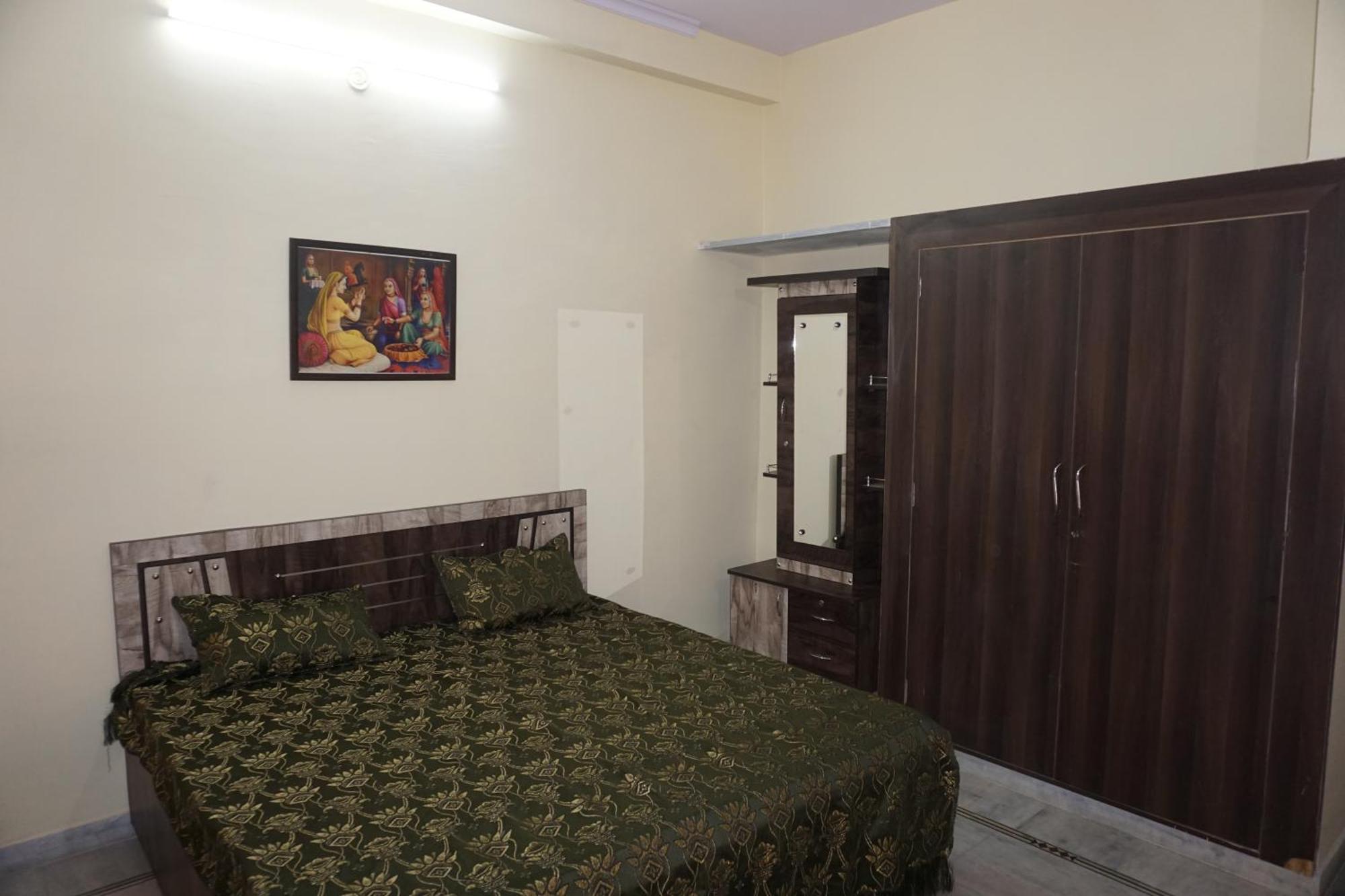 Apartment Luxurious 3 Bhk Independent Cozy Corner