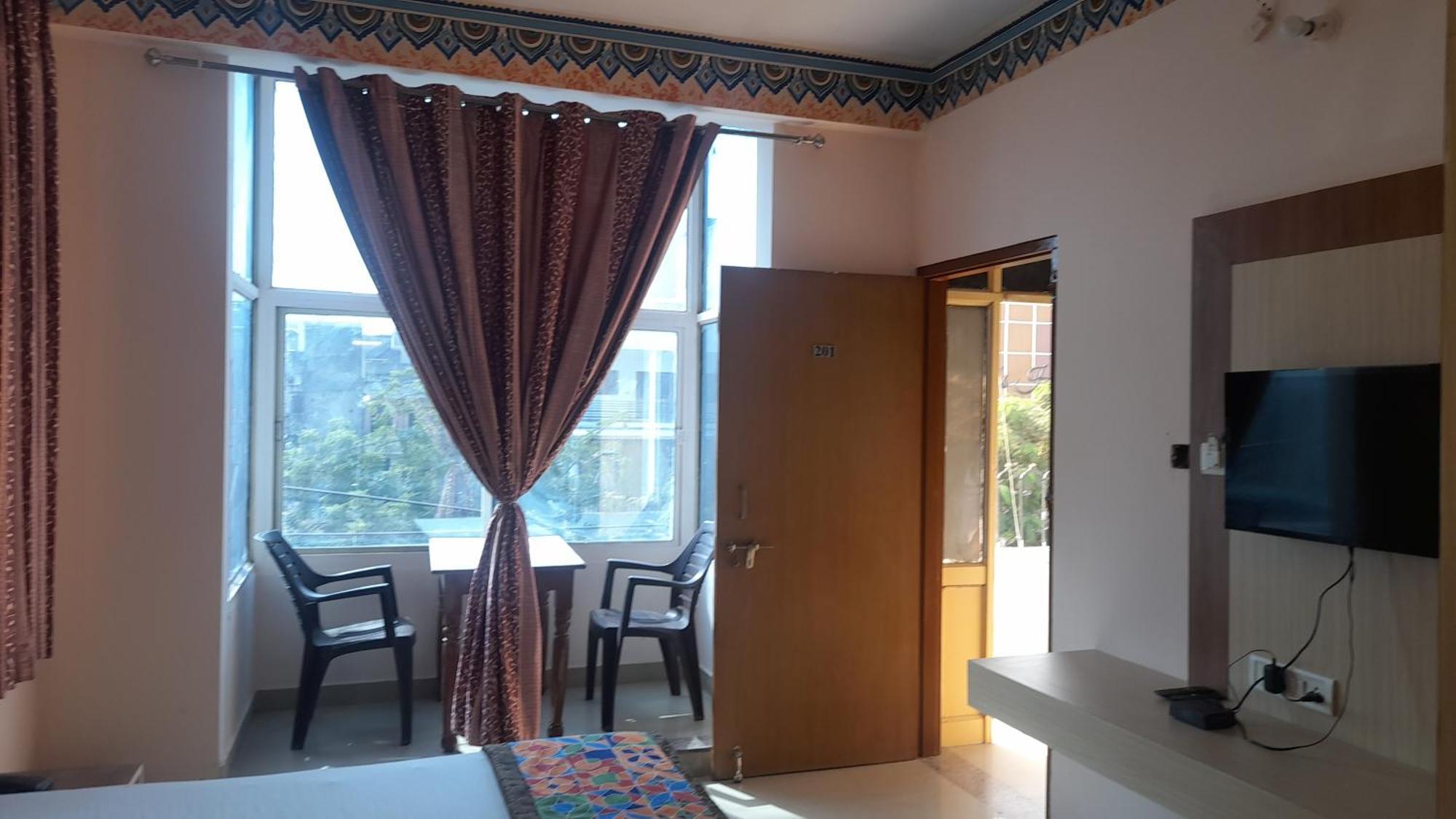 Hotel Braj Haveli *