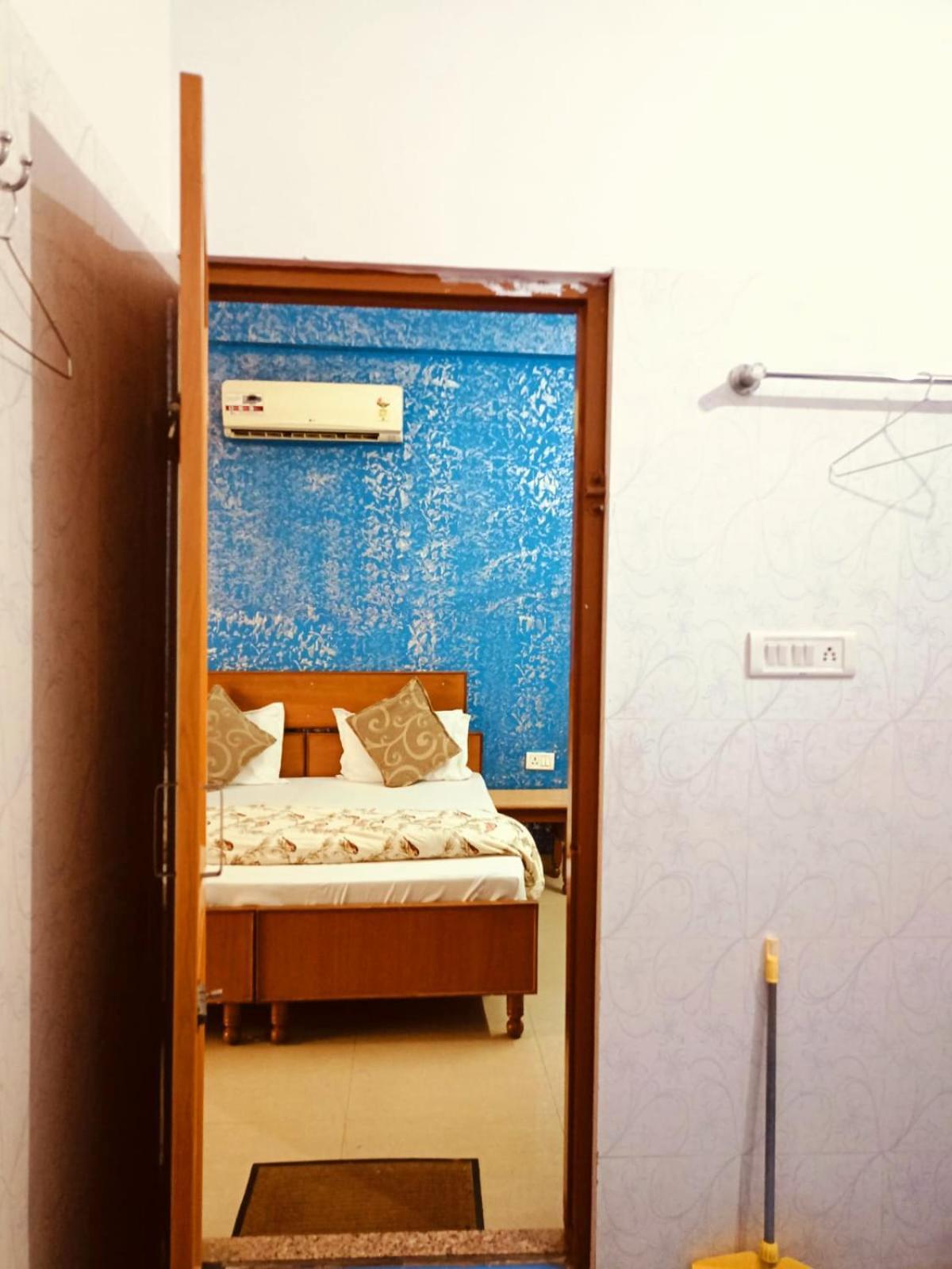 Braj Haveli Hotel *
