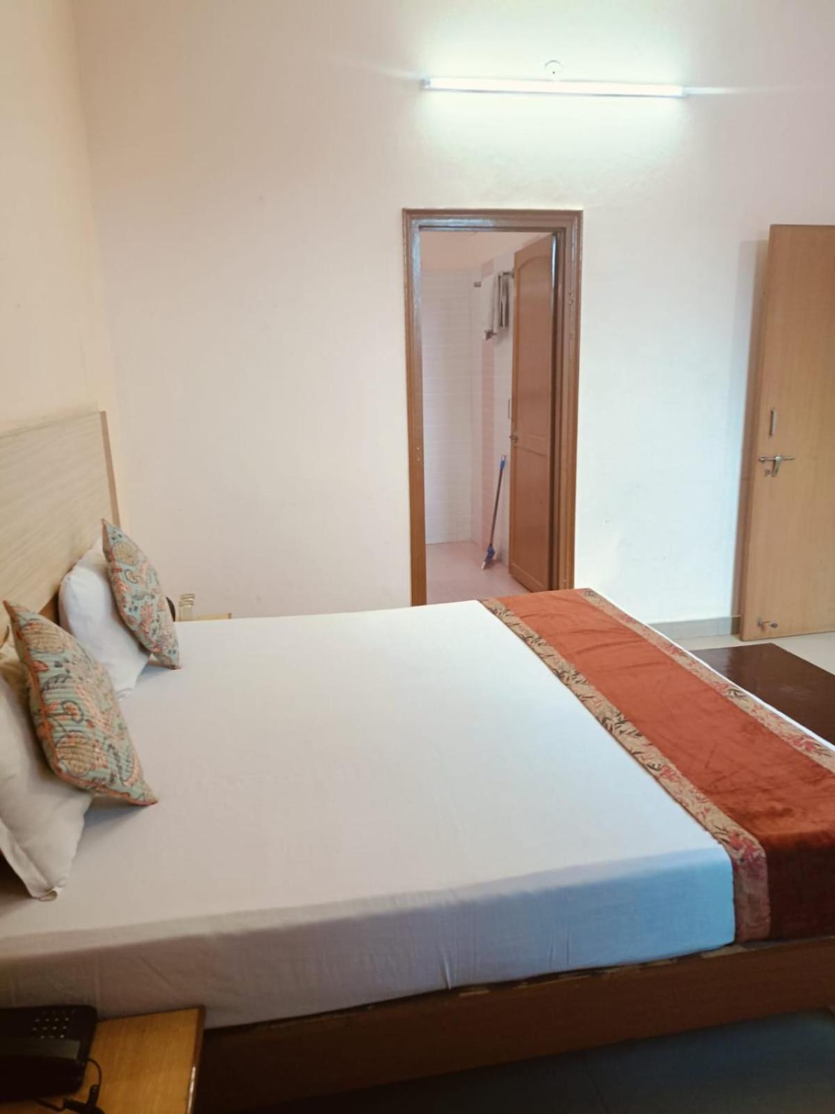 Braj Haveli Hotel *