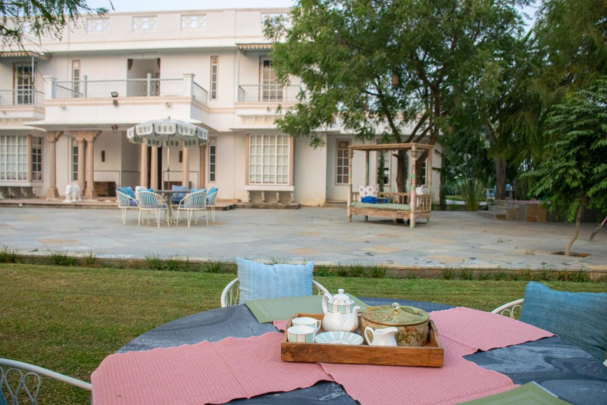 Naila Kothi - A Luxury Boutique Royal In *