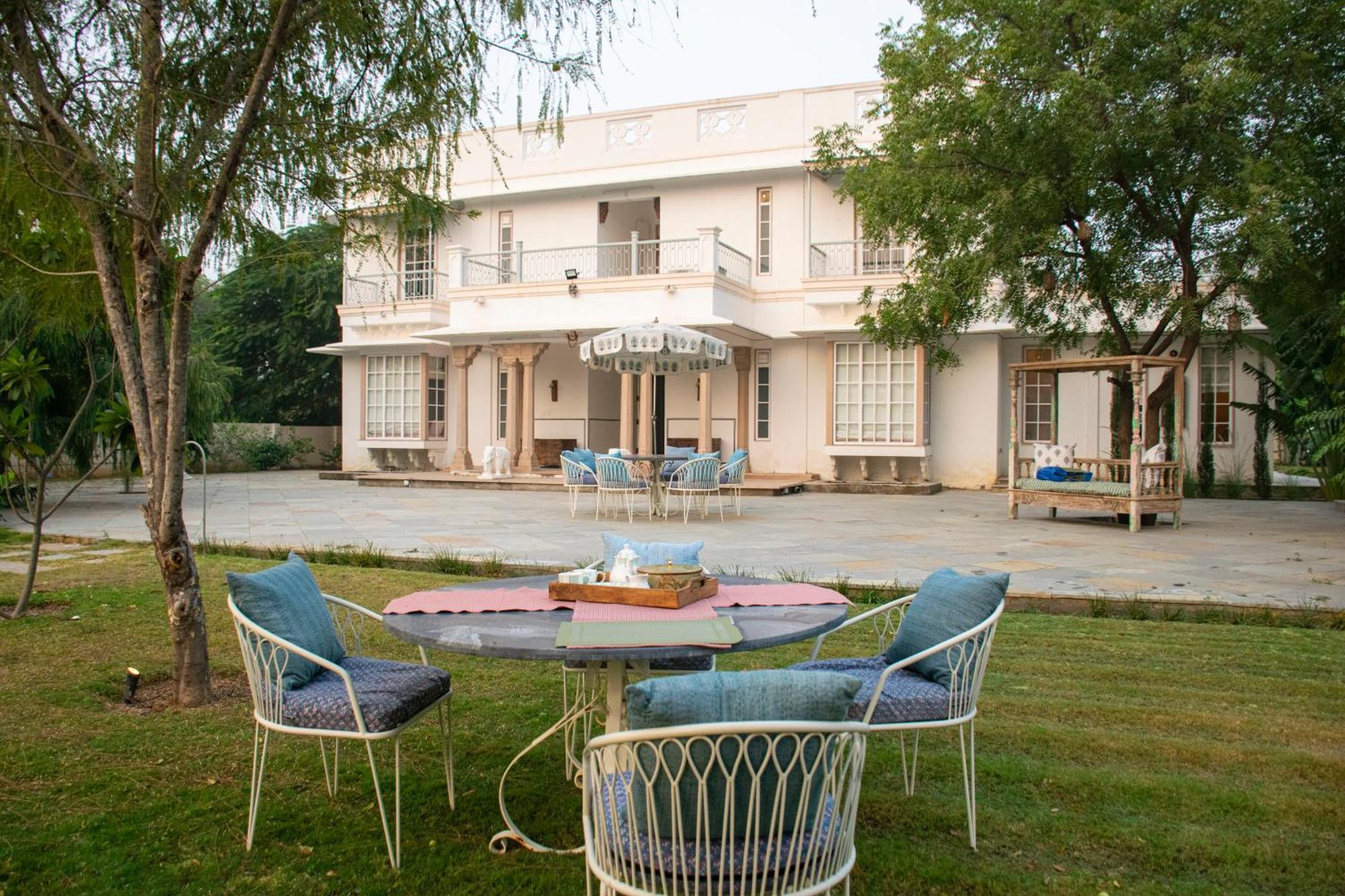 Bed & Breakfast Naila Kothi - A Luxury Boutique Royal In *