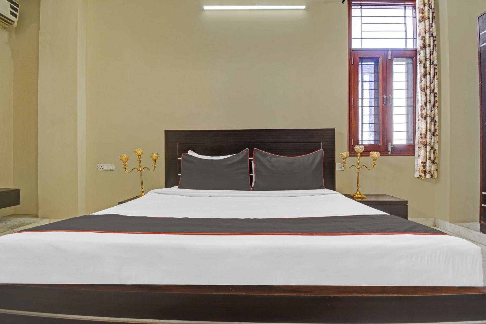 Collection O Omkar Residency 3*