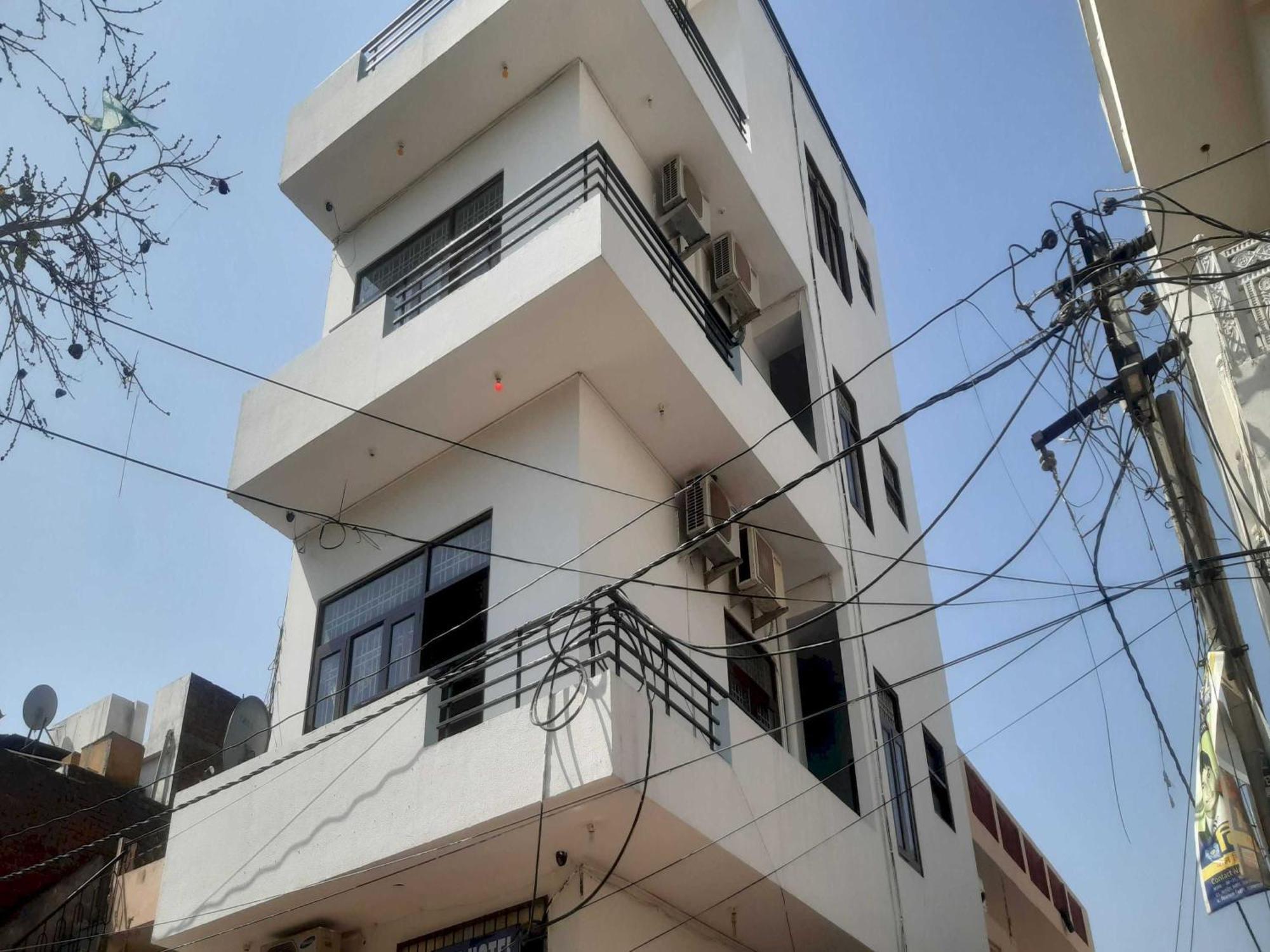 Hotel O Dev Mansarovar 3*