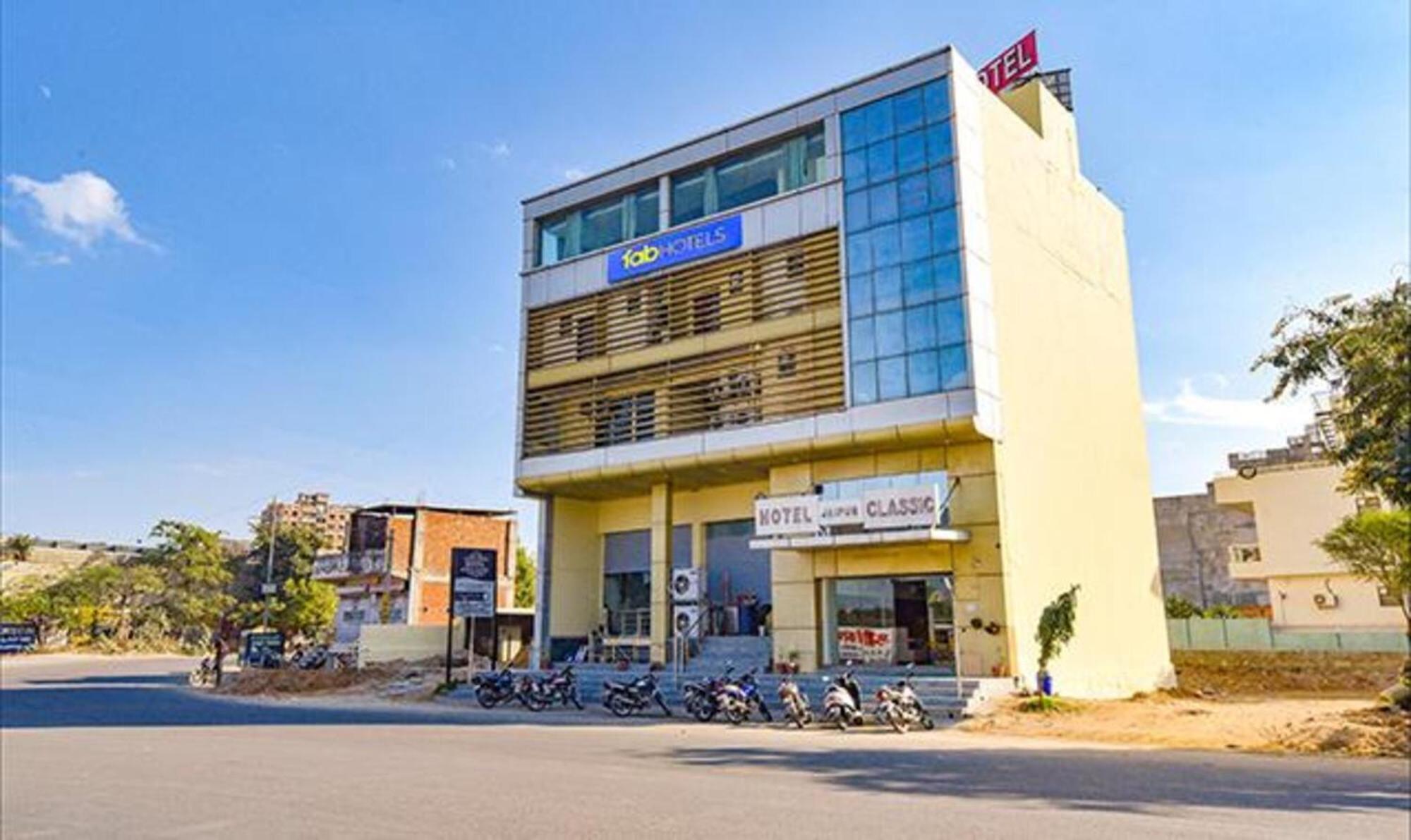 Fabhotel Classic Hotel 3*