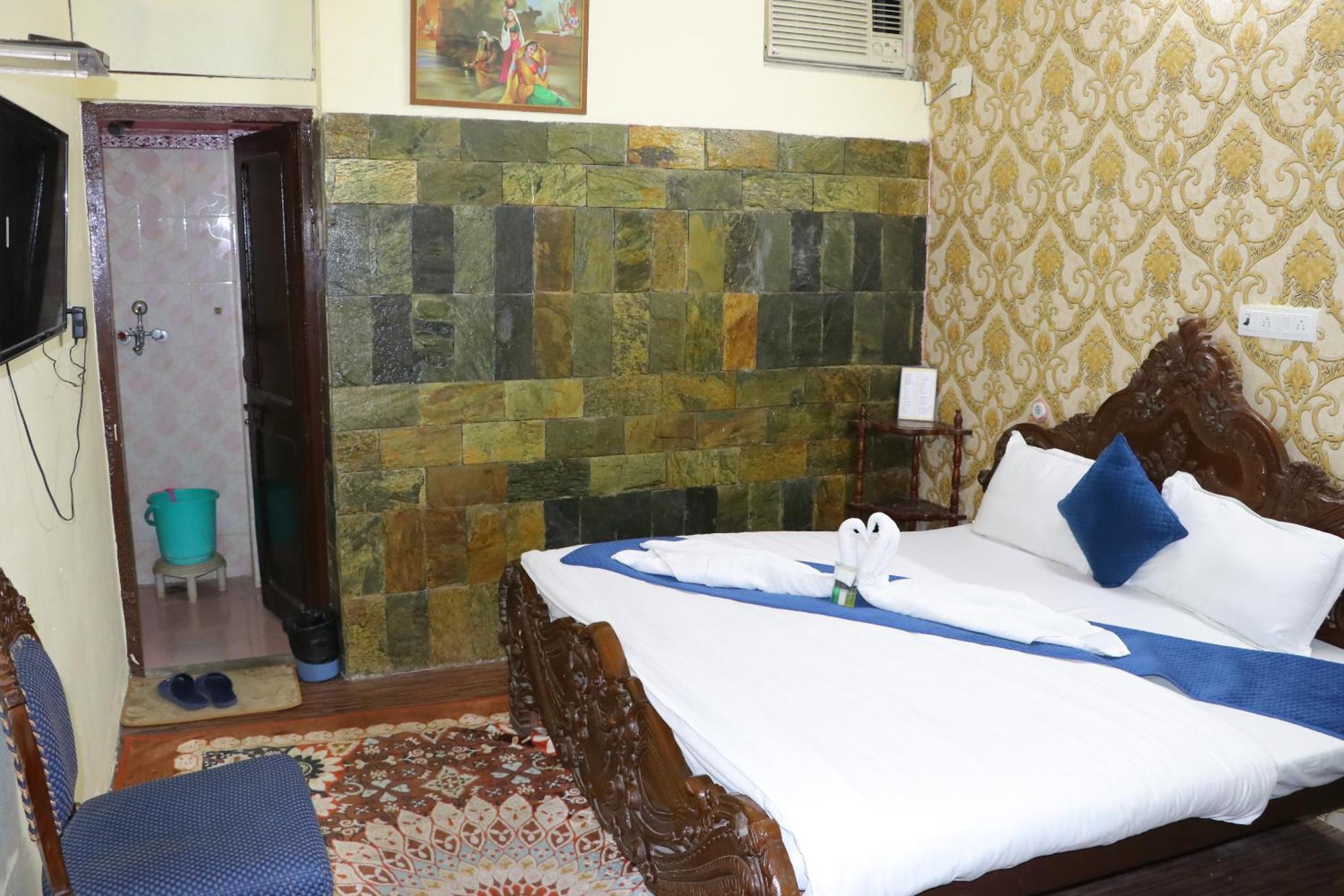 The Maurvi Hotel