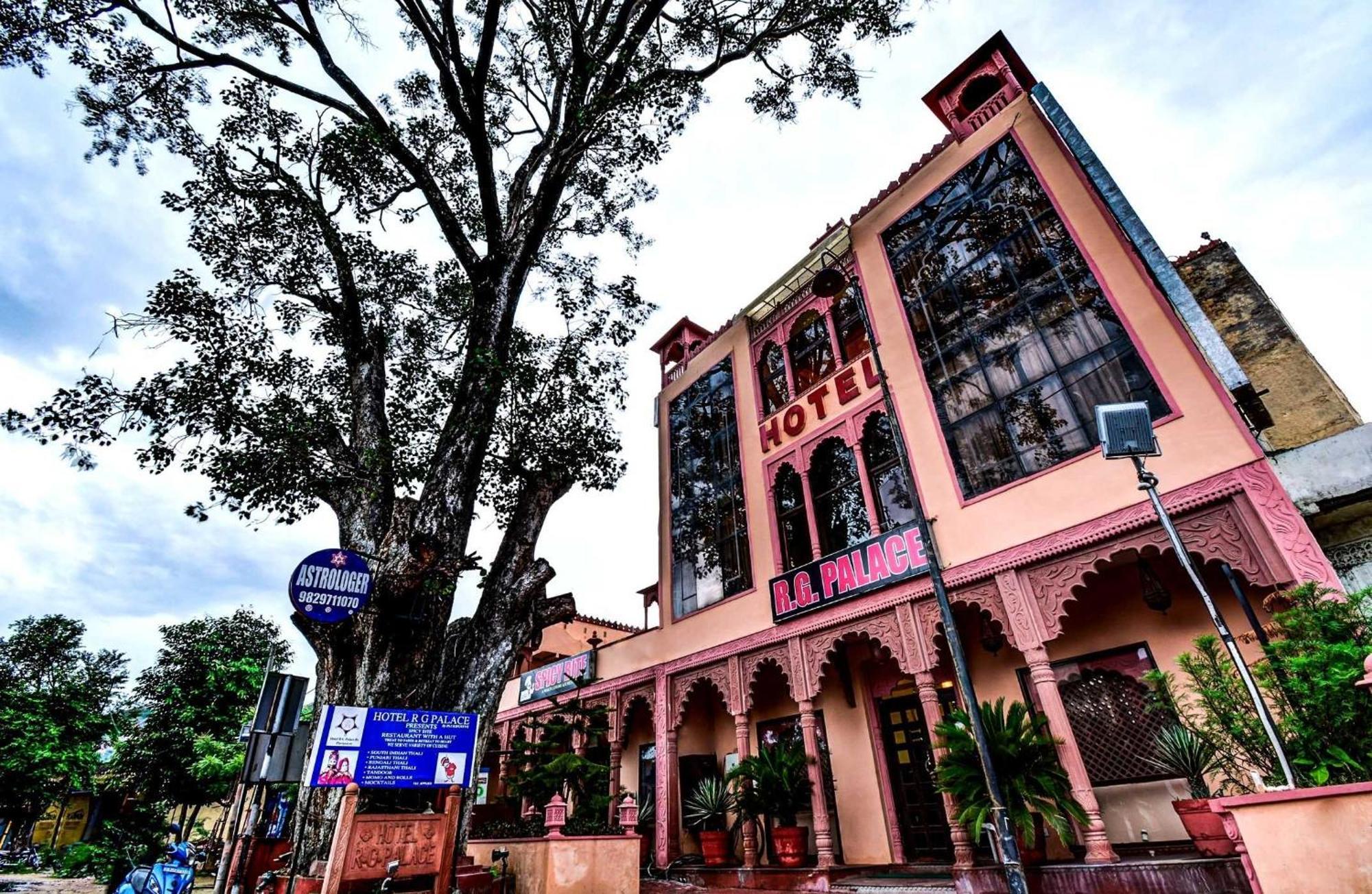 Hotel Collection O Rg Palace Jaipur