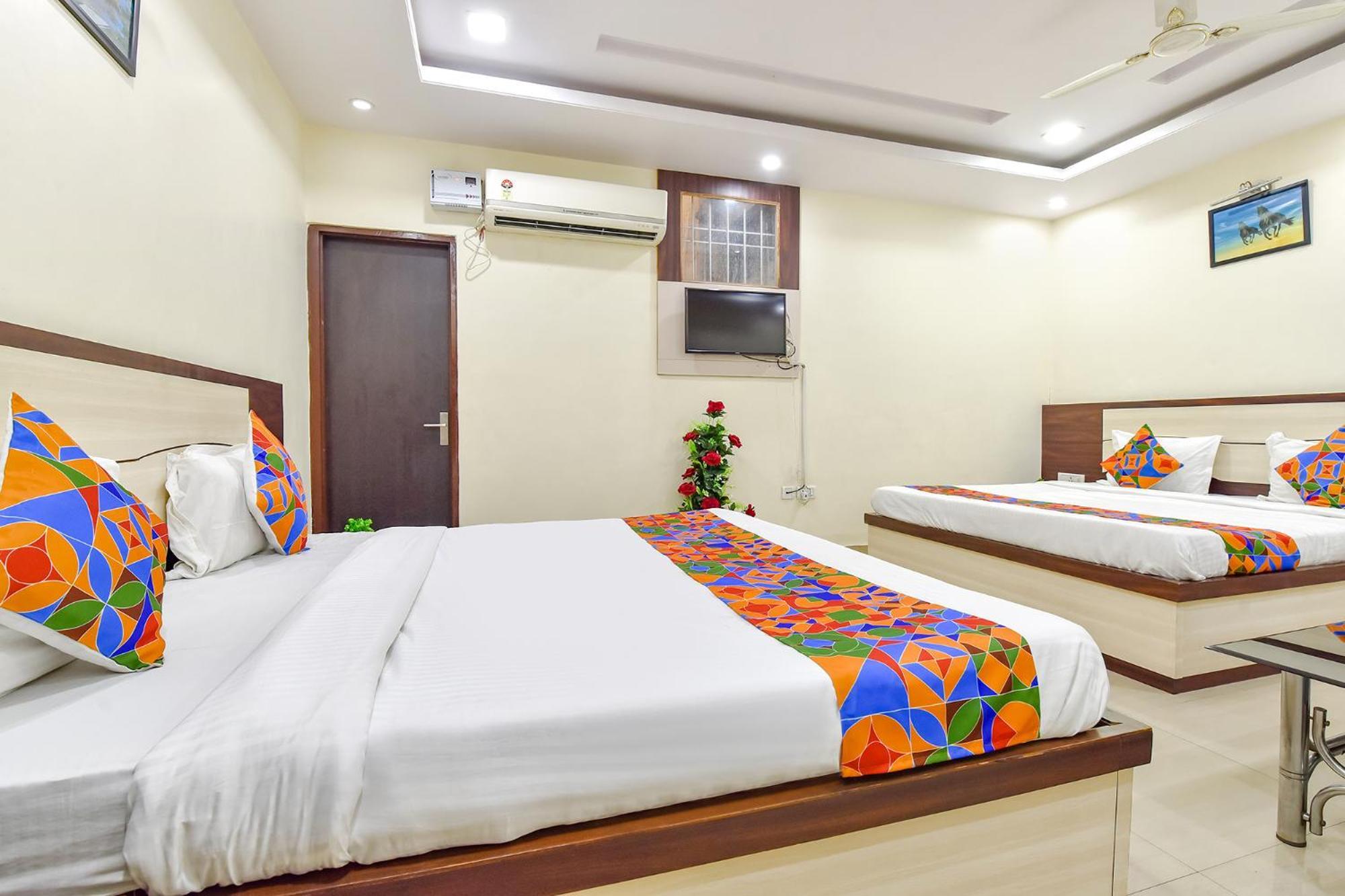 Fabhotel Pink Palace Hotel