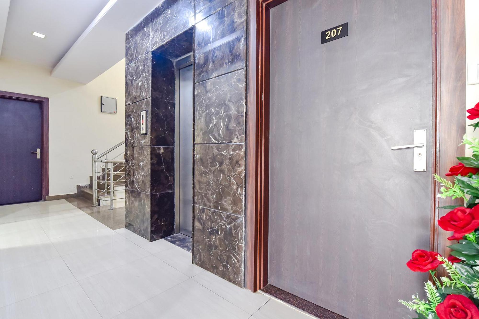 Fabhotel Pink Palace 3*