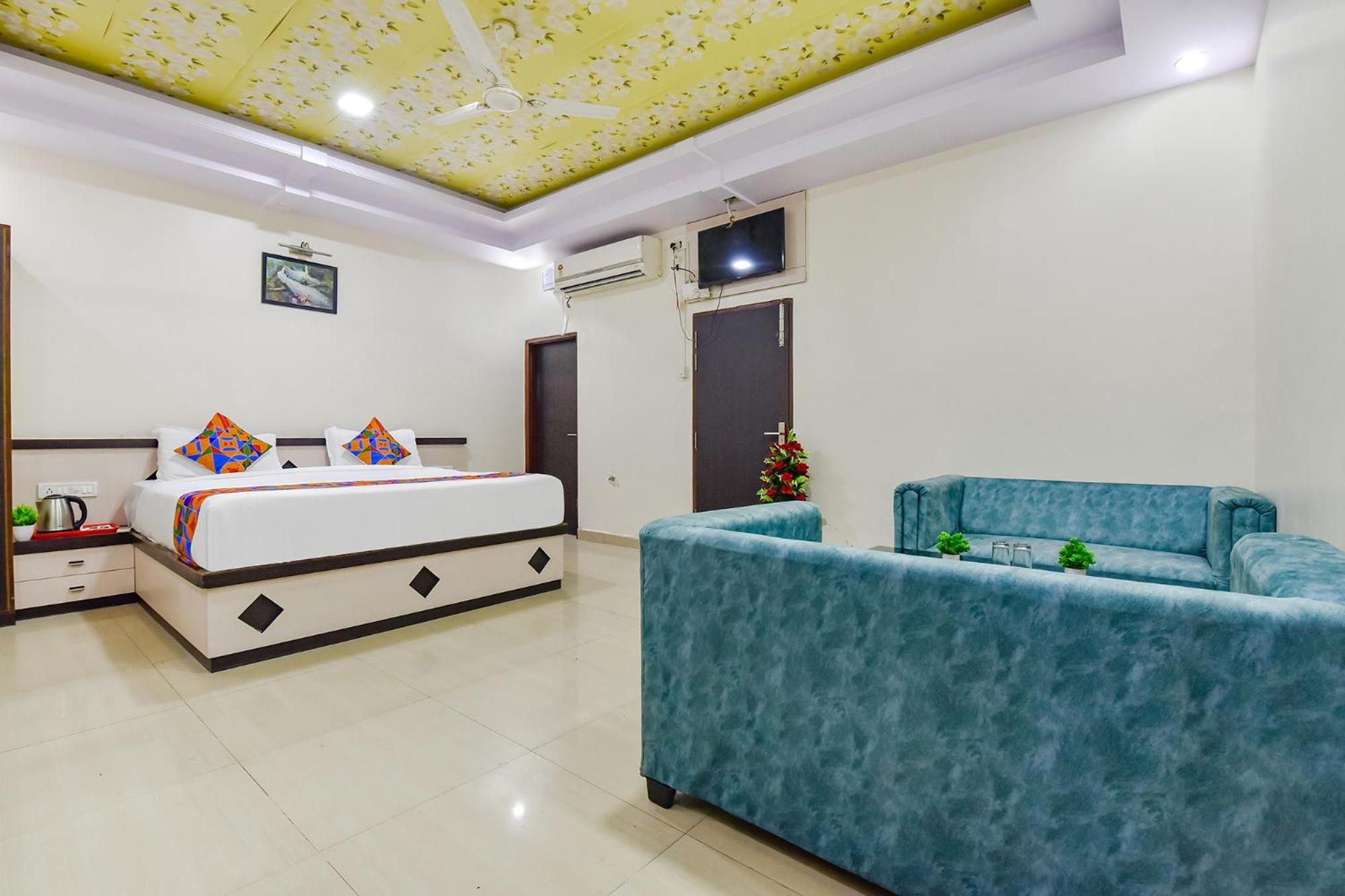 Fabhotel Pink Palace Jaipur