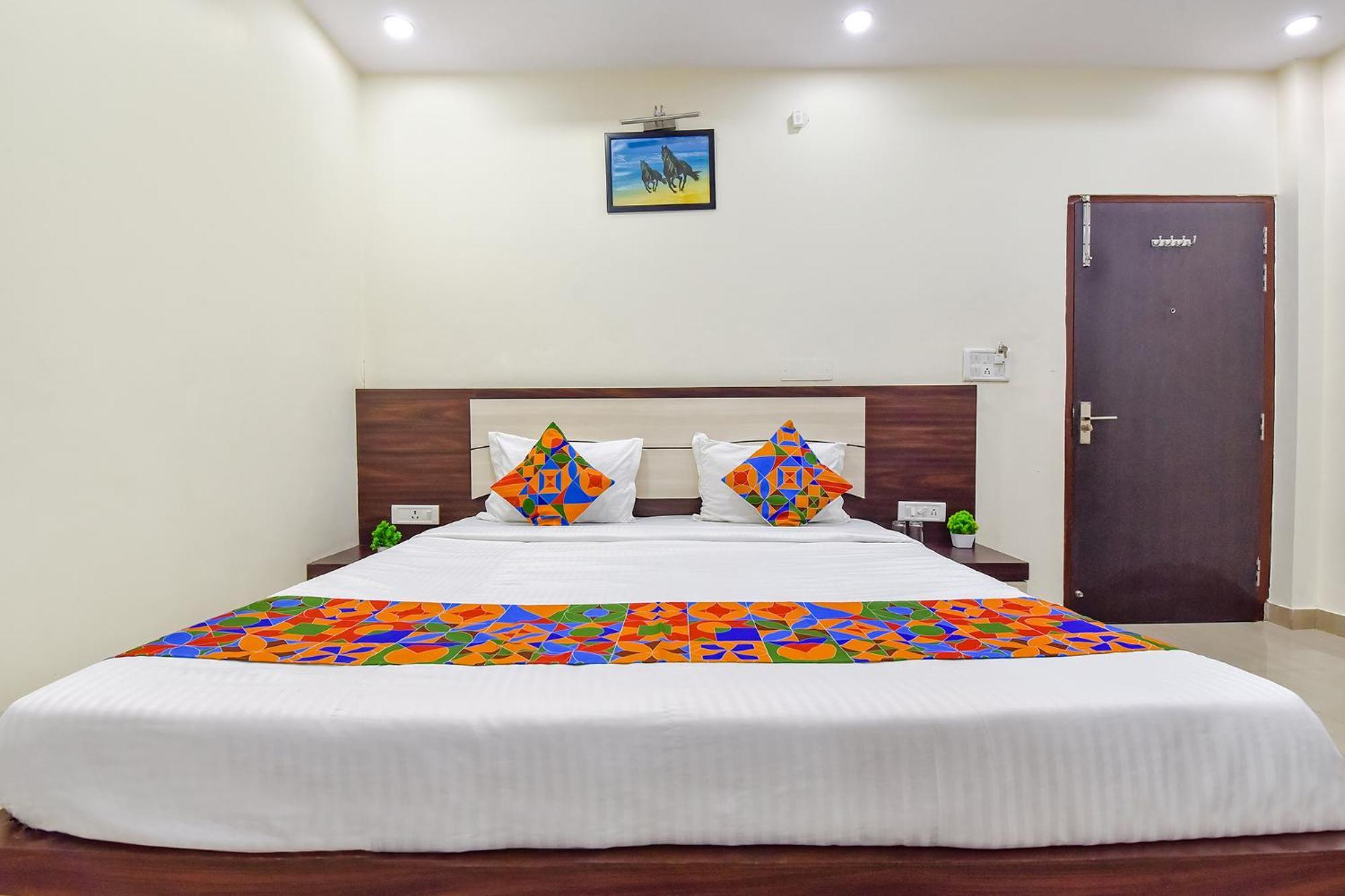 Fabhotel Pink Palace Hotel 3*