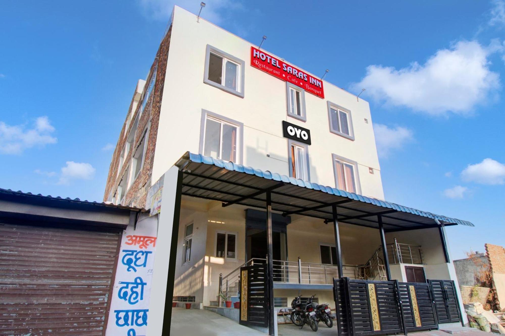 Oyo 82094 Saras 4* Jaipur
