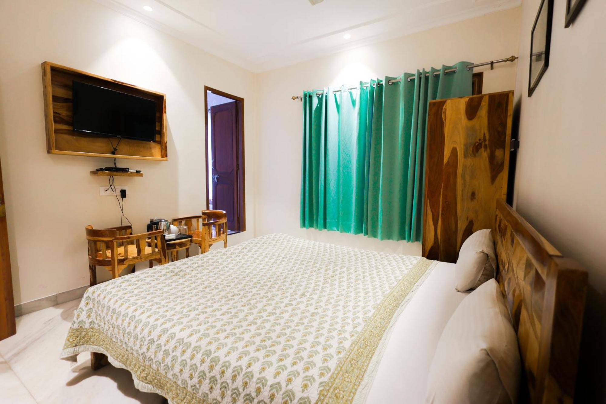 Gumaan Hotel