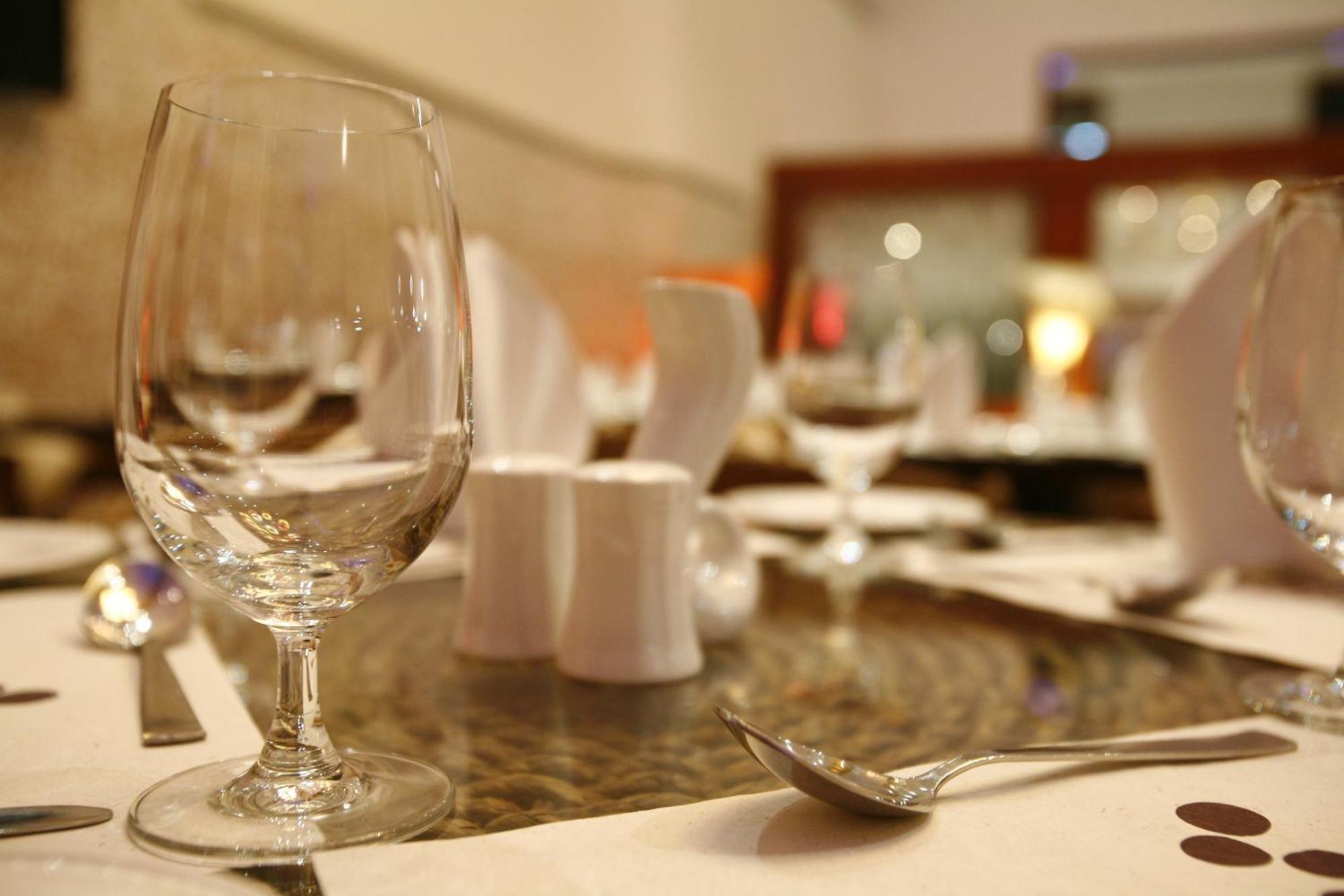 Hotel Lemon Tree Premier, 4*
