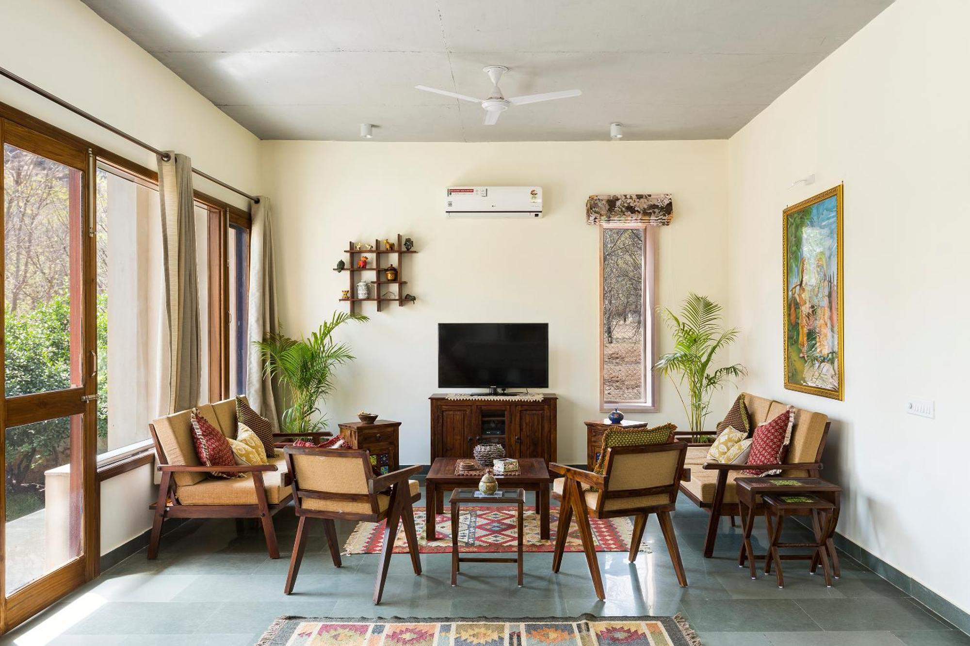 Stayvista The Owl House: Hillside With Terrace And Lawn Jaipur