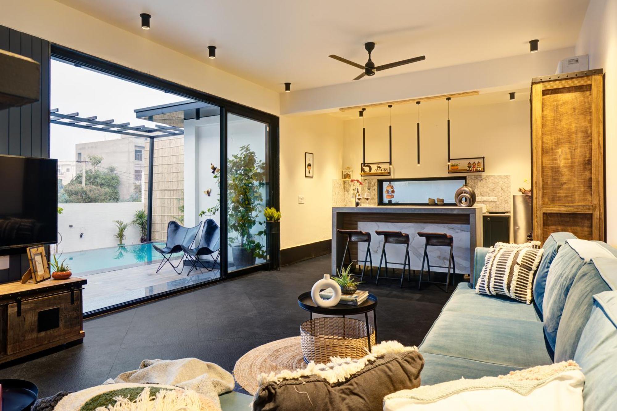 The Hanging - A Luxury Pool In Villa Jaipur