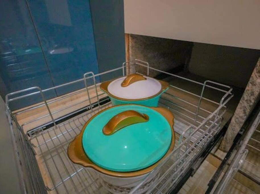 Apartment Sky Port Bhk Netflix Prime Wi-fi Rooftop *