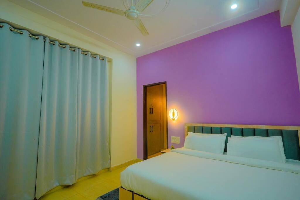Sky Port Bhk Netflix Prime Wi-fi Rooftop Apartment