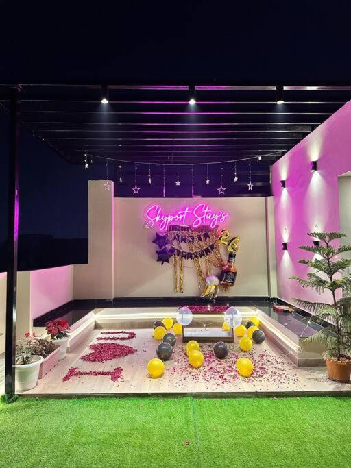 Apartment Sky Port Bhk Netflix Prime Wi-fi Rooftop *