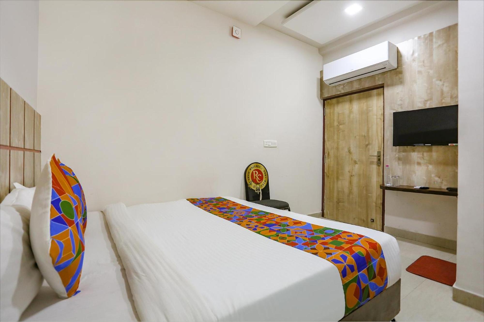 Fabhotel Season Park 2