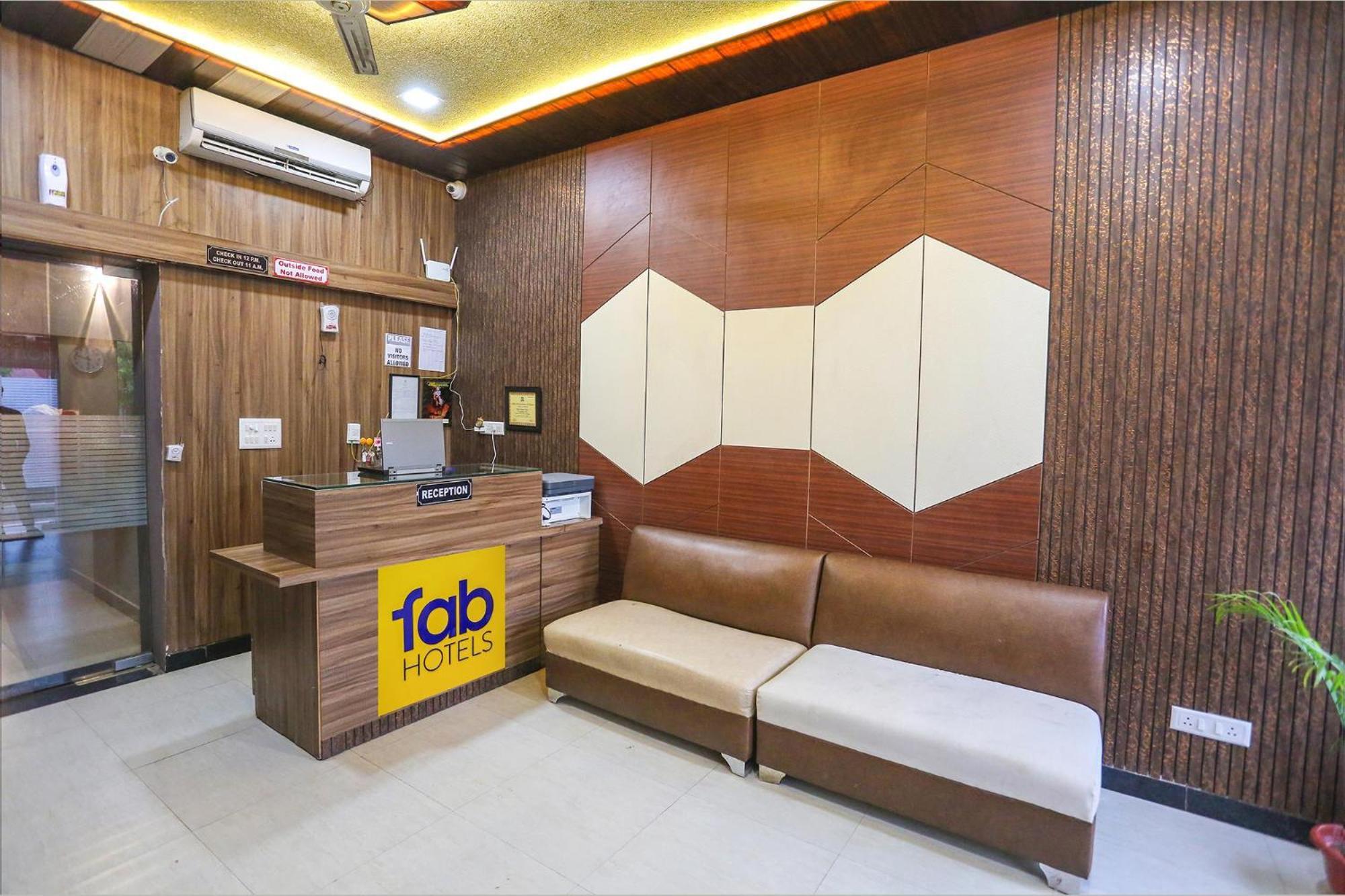 Hotel Fabhotel Season Park 2