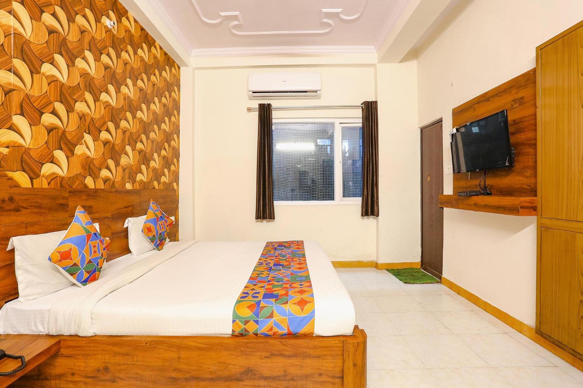 Collection O 62269 Elegant Hotel