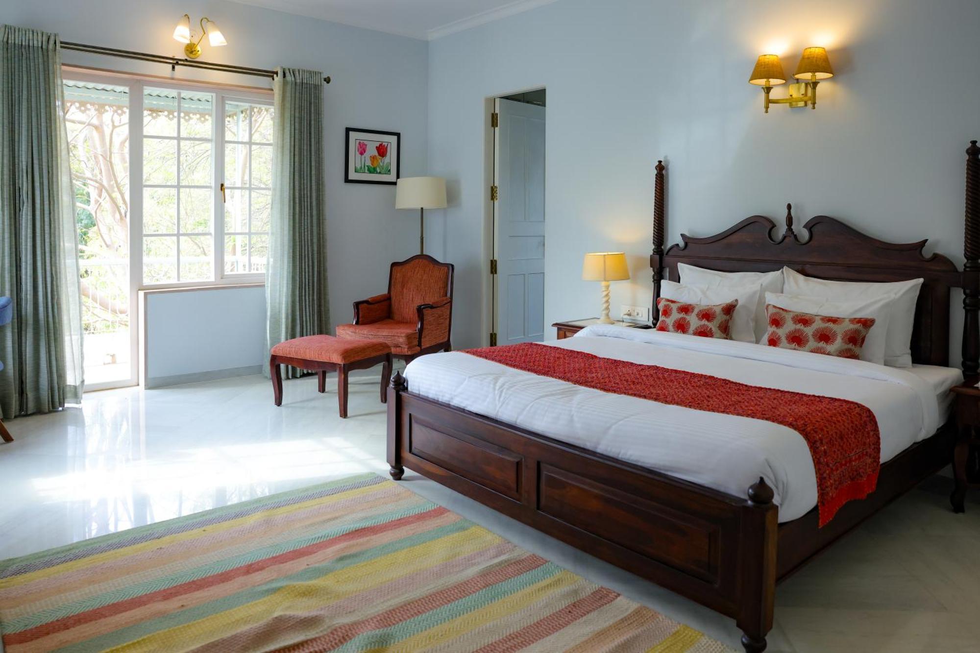 Naila Kothi - A Luxury Boutique Royal In *