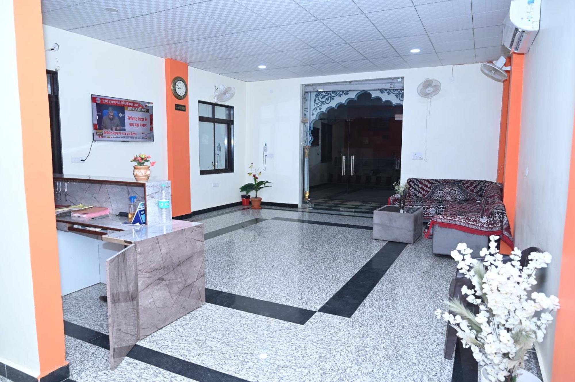 Moon Mahal Hotel 3*