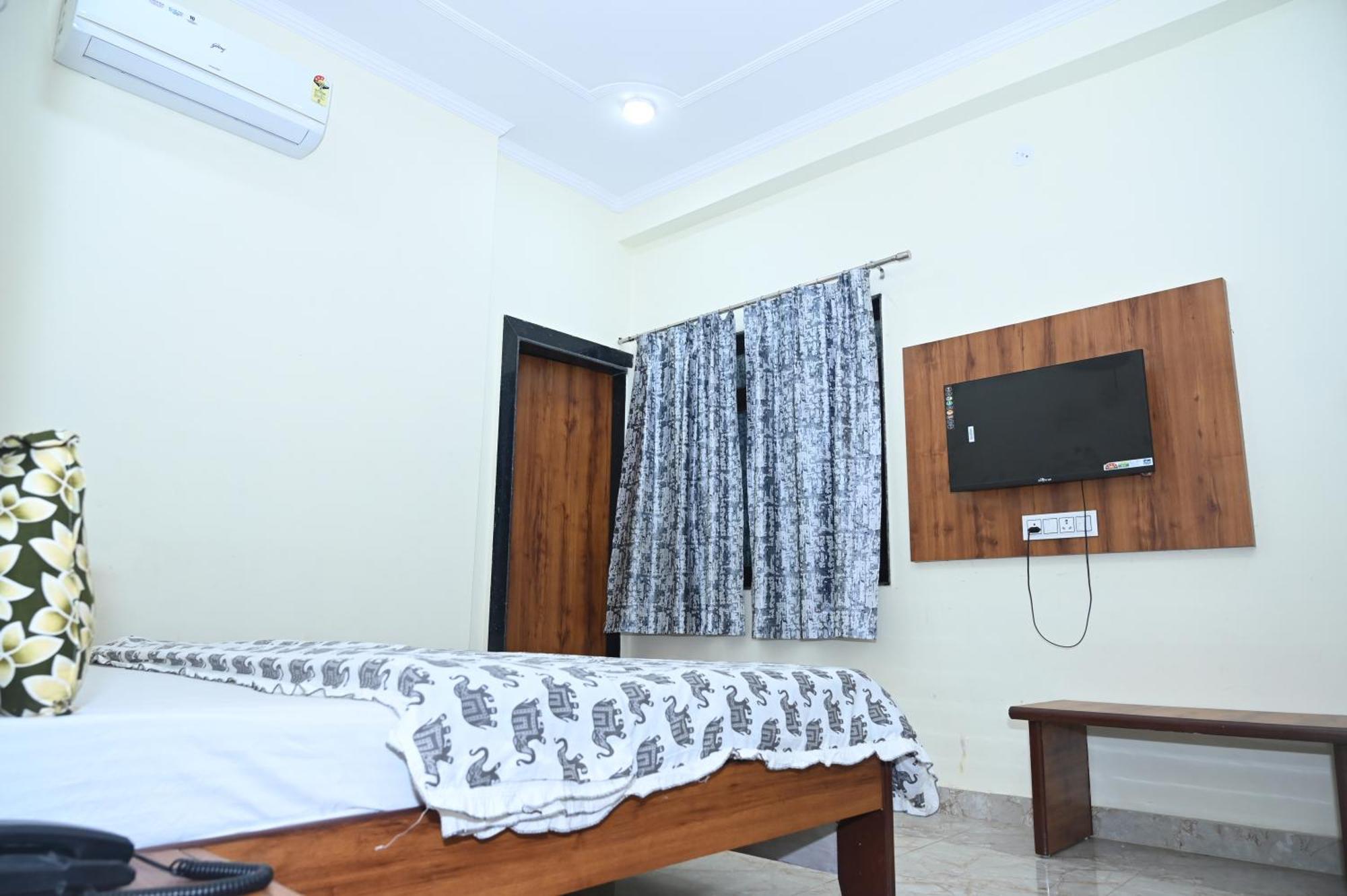 Hotel Moon Mahal 3*