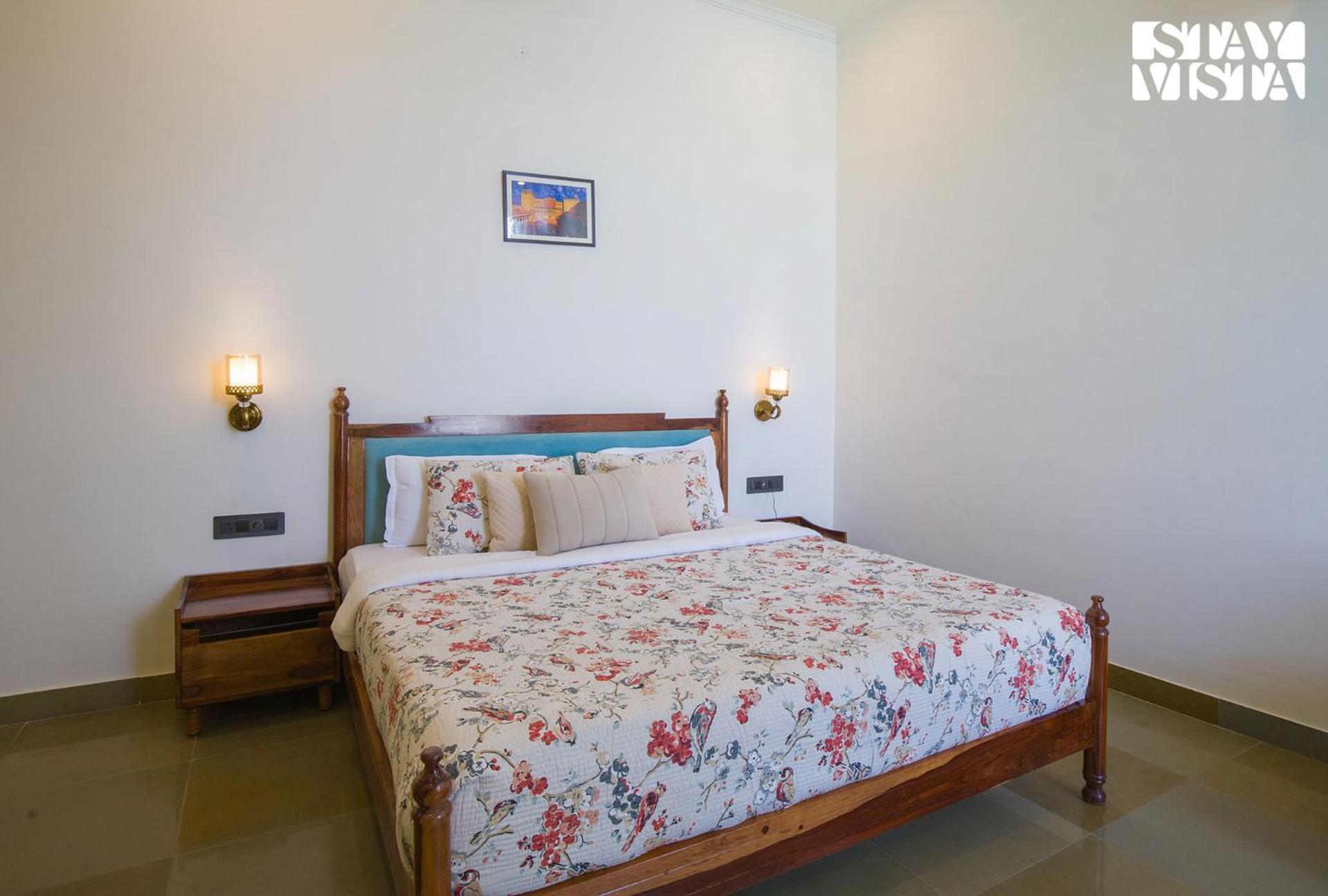 Villa Free Birds Nest With Pvt Pool & Garden At By Stayvista *