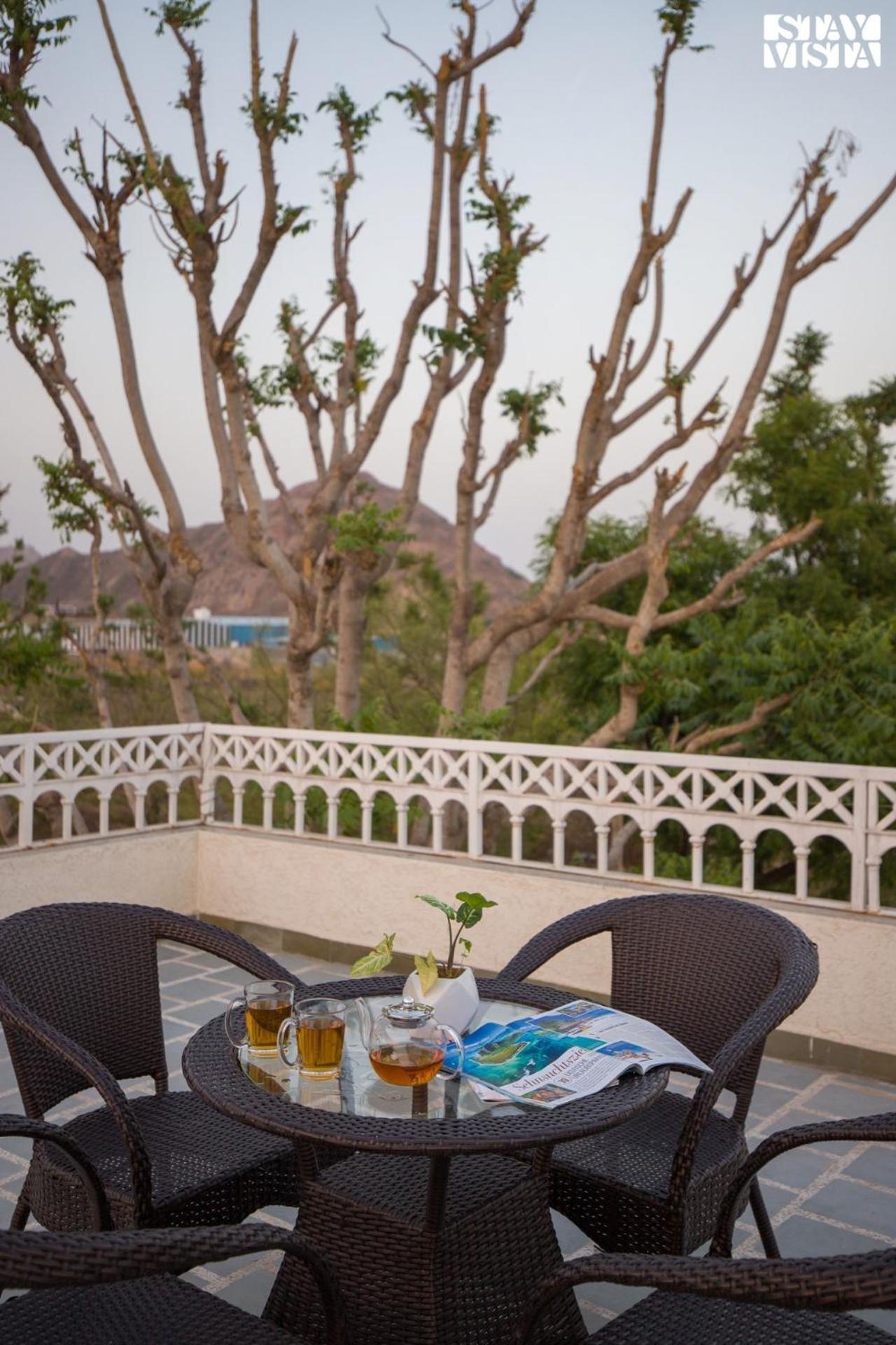 Free Birds Nest With Pvt Pool & Garden At By Stayvista Villa Jaipur