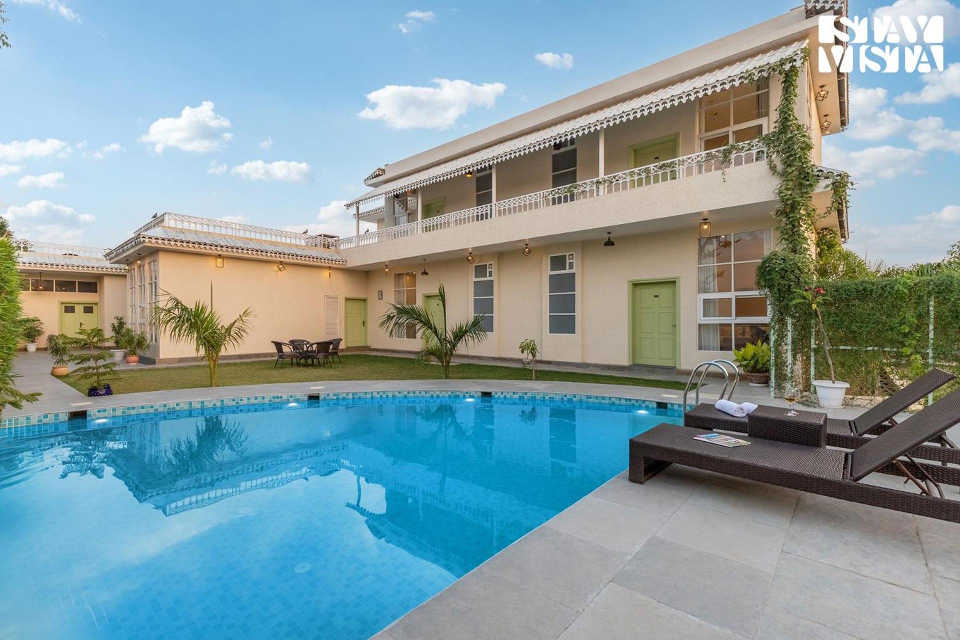 Villa Free Birds Nest With Pvt Pool & Garden At By Stayvista Jaipur