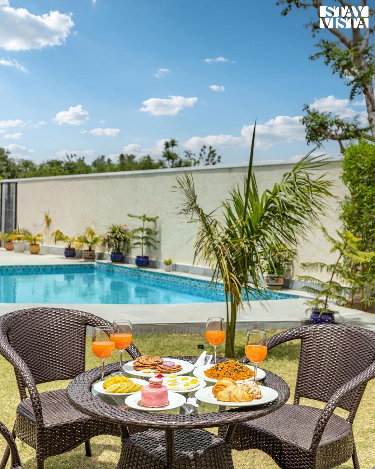Free Birds Nest With Pvt Pool & Garden At By Stayvista Villa