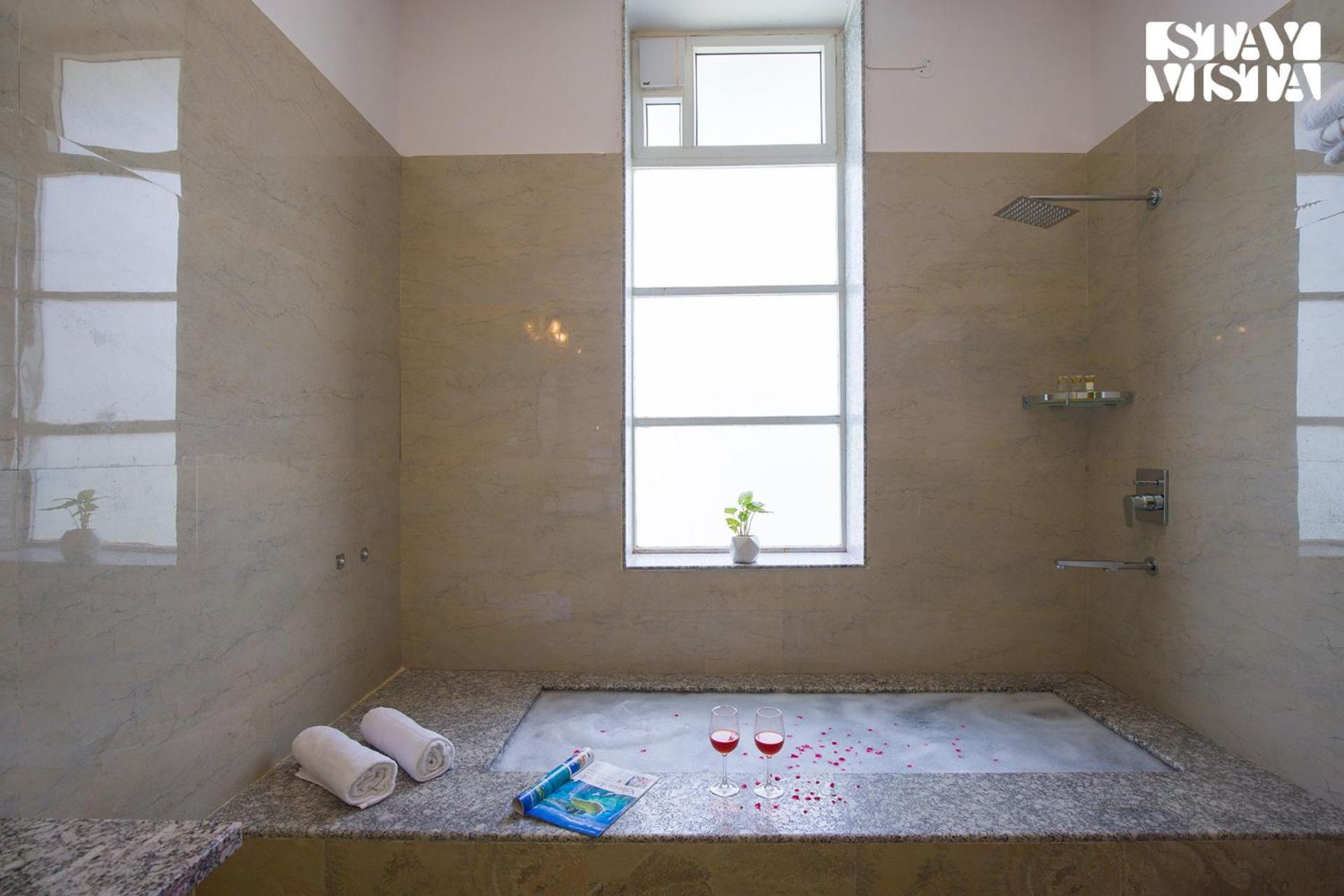 Villa Free Birds Nest With Pvt Pool & Garden At By Stayvista Jaipur