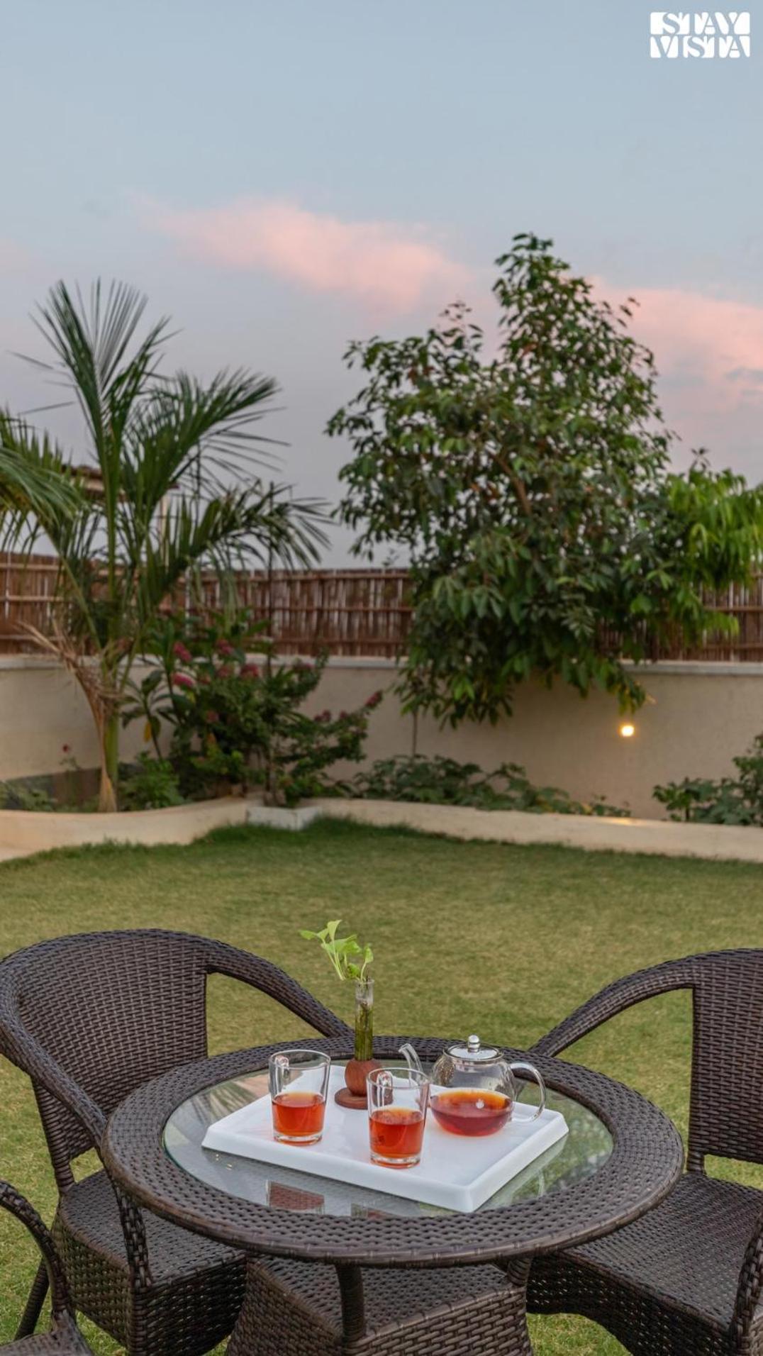 Free Birds Nest With Pvt Pool & Garden At By Stayvista Villa