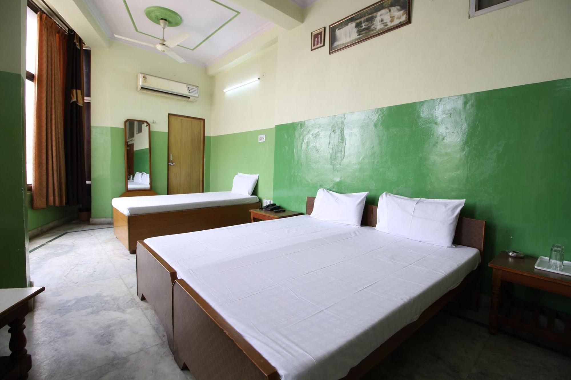 O Shree Shyam Hotel 3*