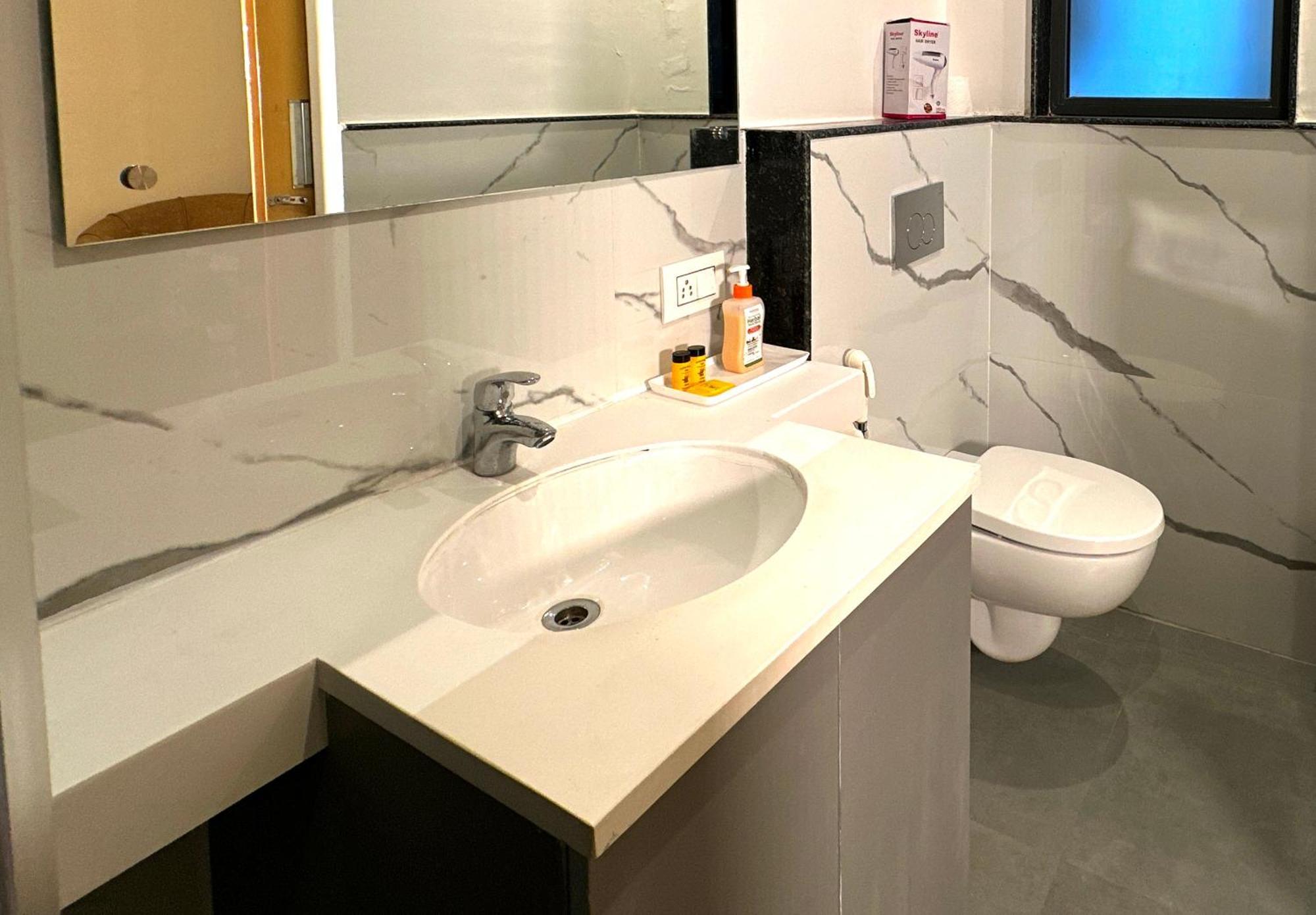 Richi-rich Aparthotel *