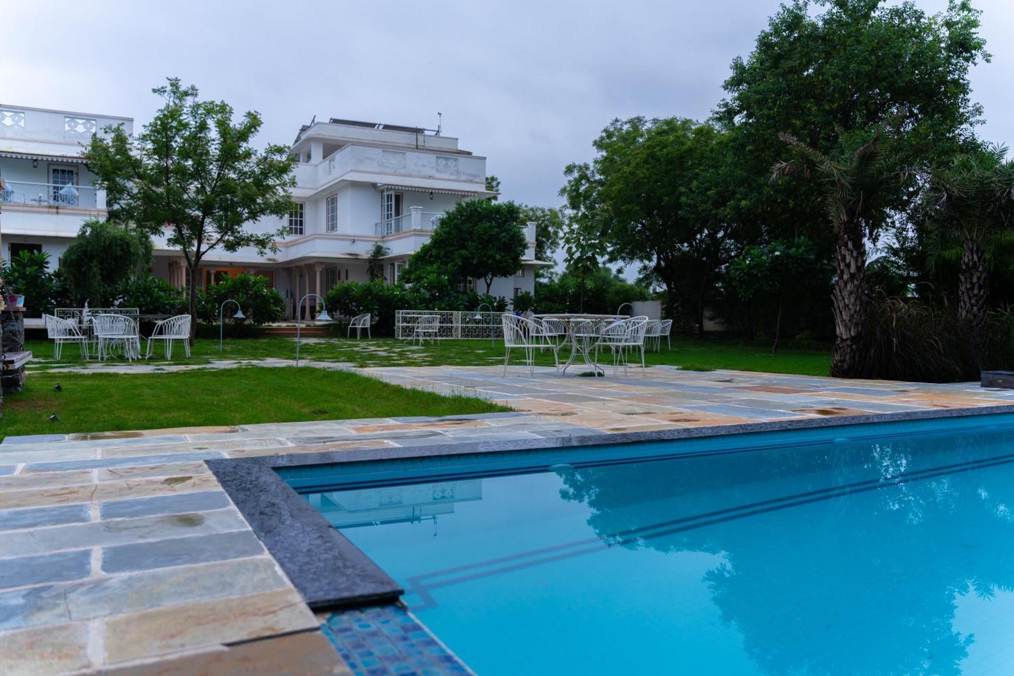 Bed & Breakfast Naila Kothi - A Luxury Boutique Royal In