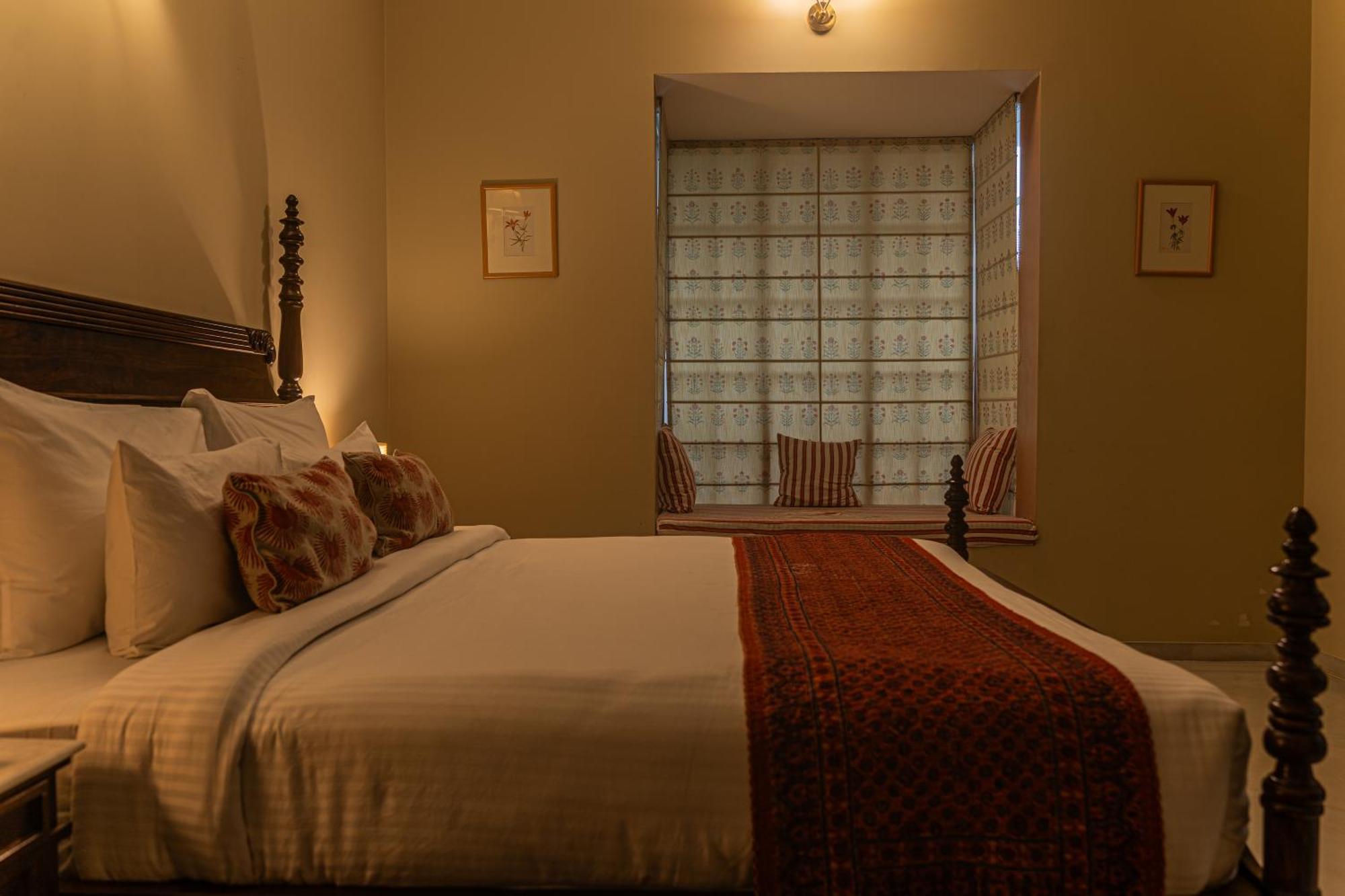 Naila Kothi - A Luxury Boutique Royal In *