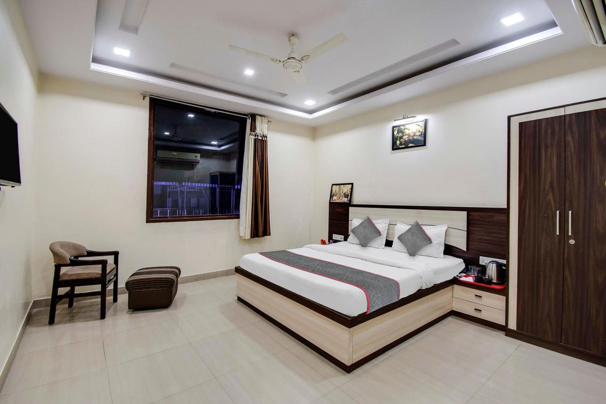 Hotel Capital O Pink Peral 3*