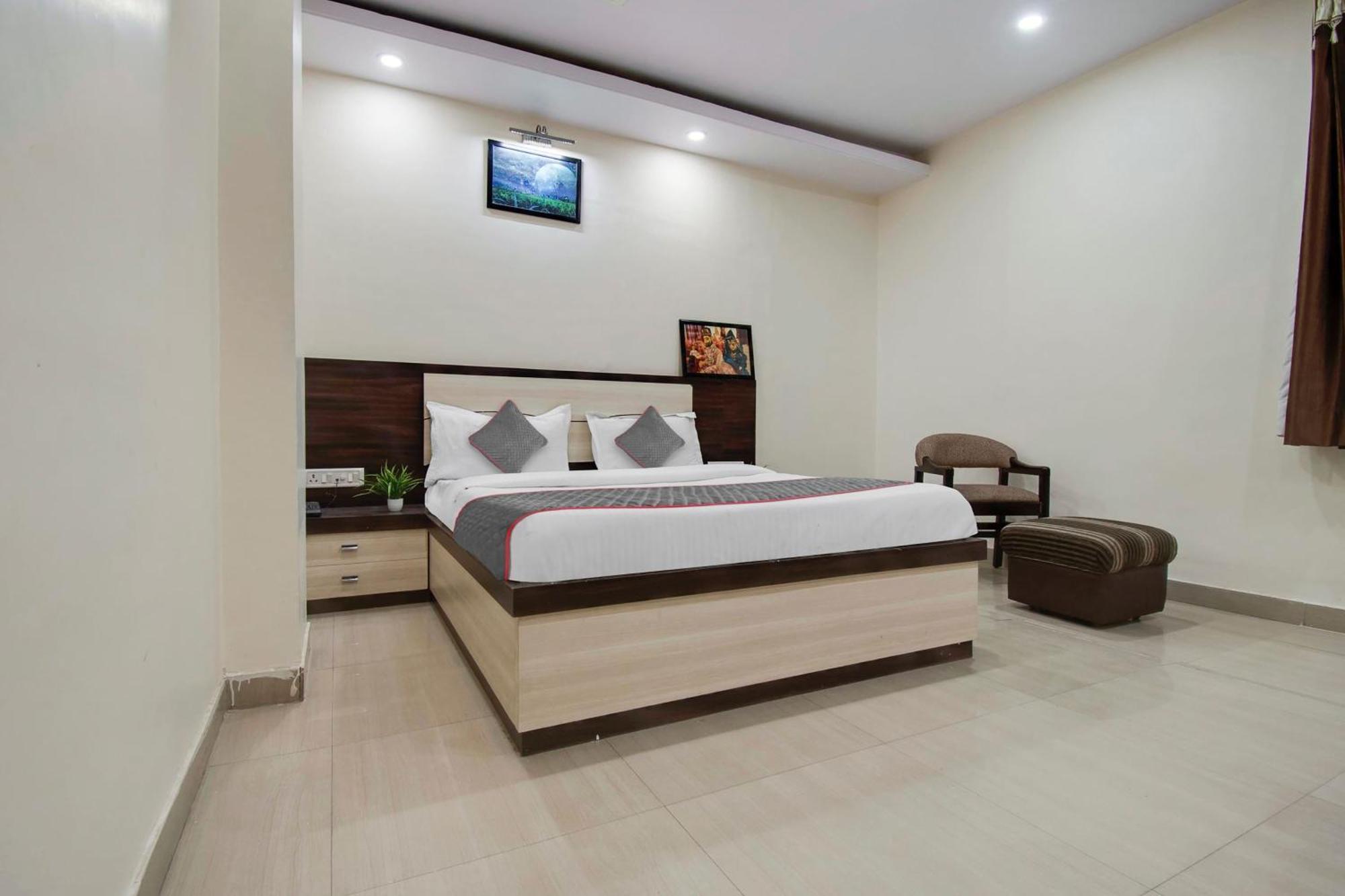 Hotel Capital O Pink Peral