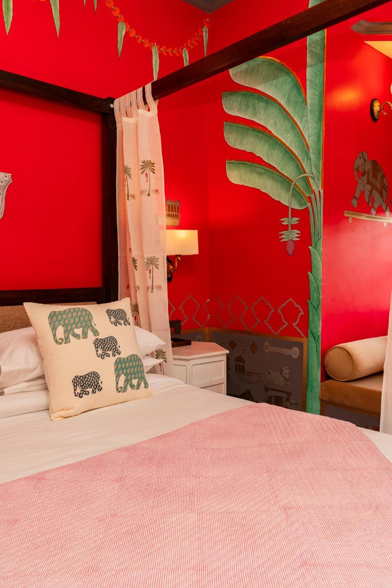Laalee Guest house *