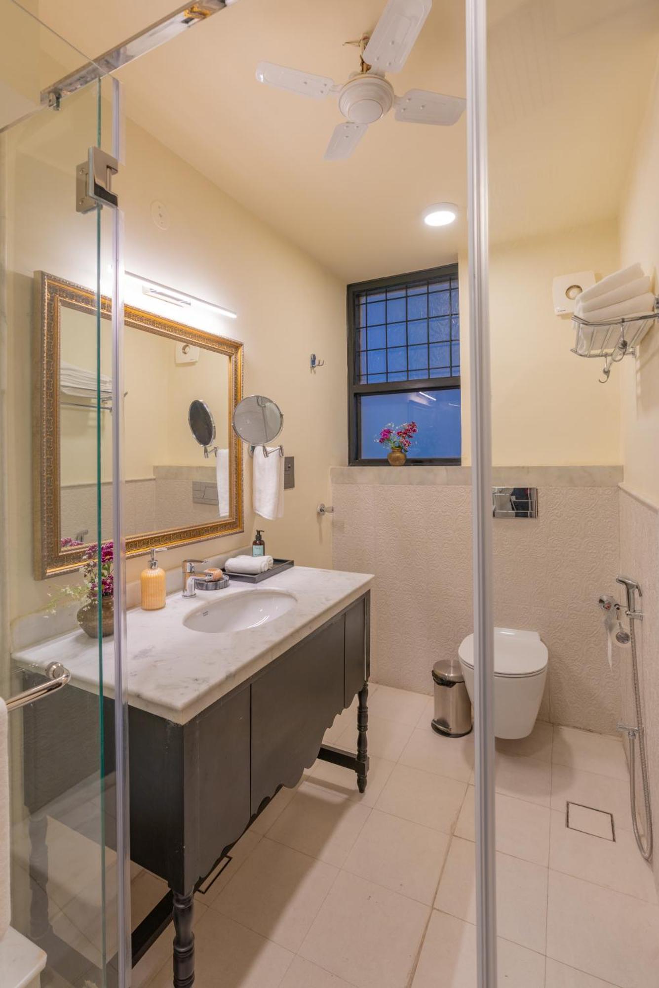 Laalee Guest house